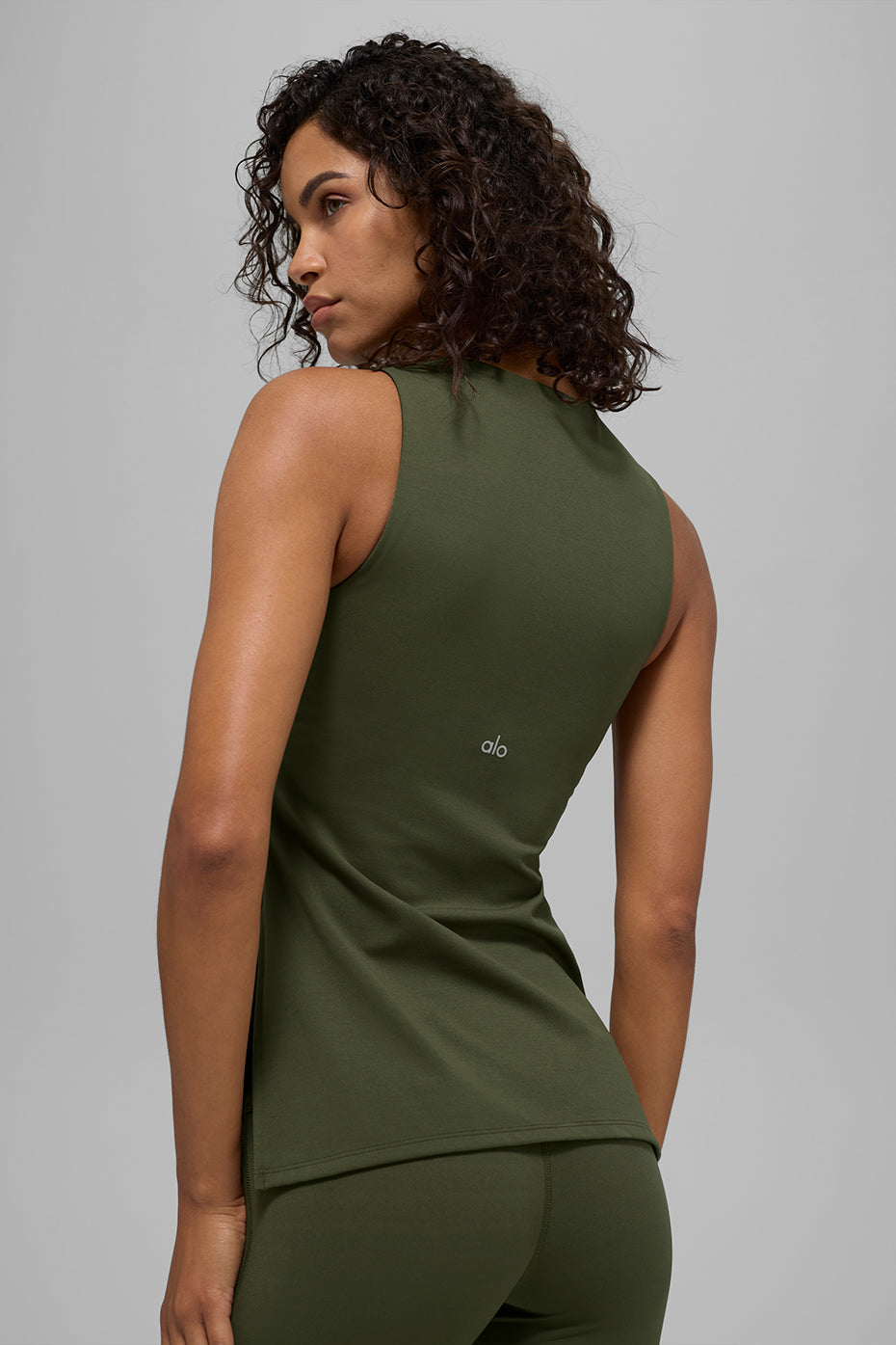 #color_green-olive