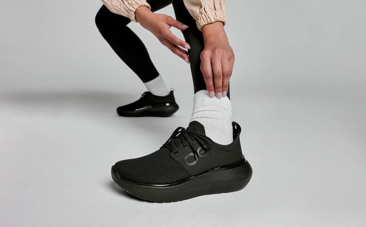 Oofos Women's Lace-Up Shoe Black