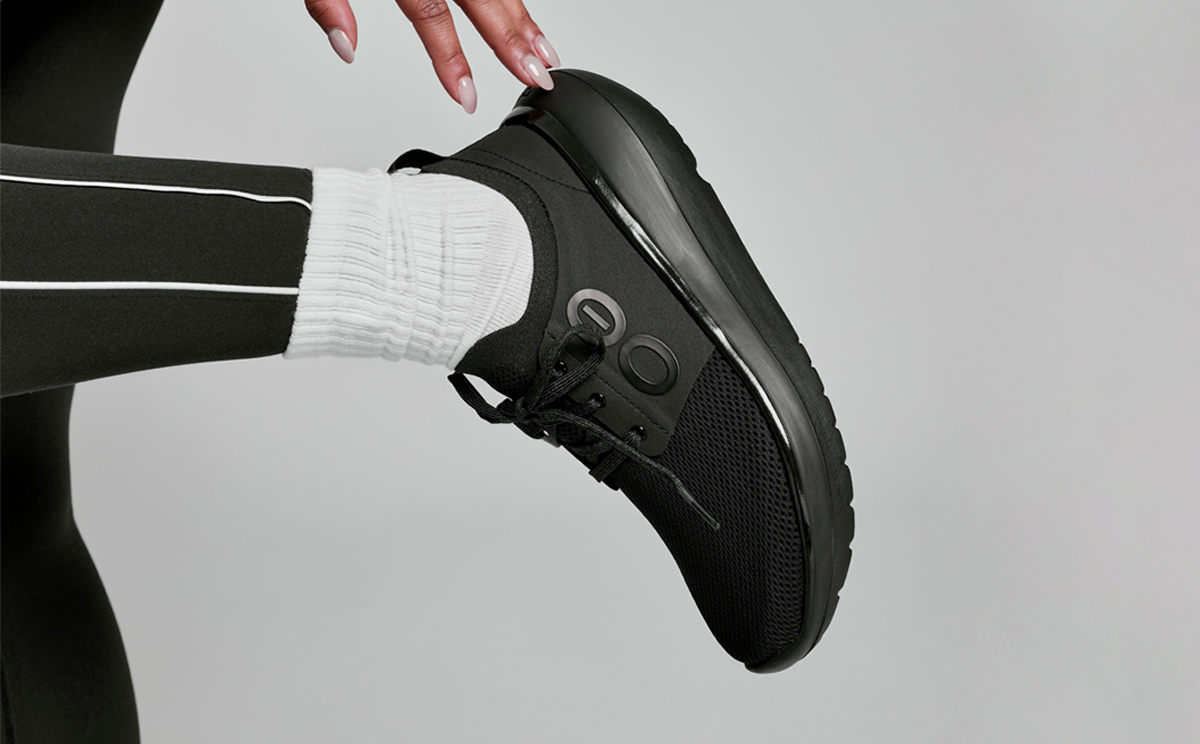 Oofos Women's Lace-Up Shoe Black