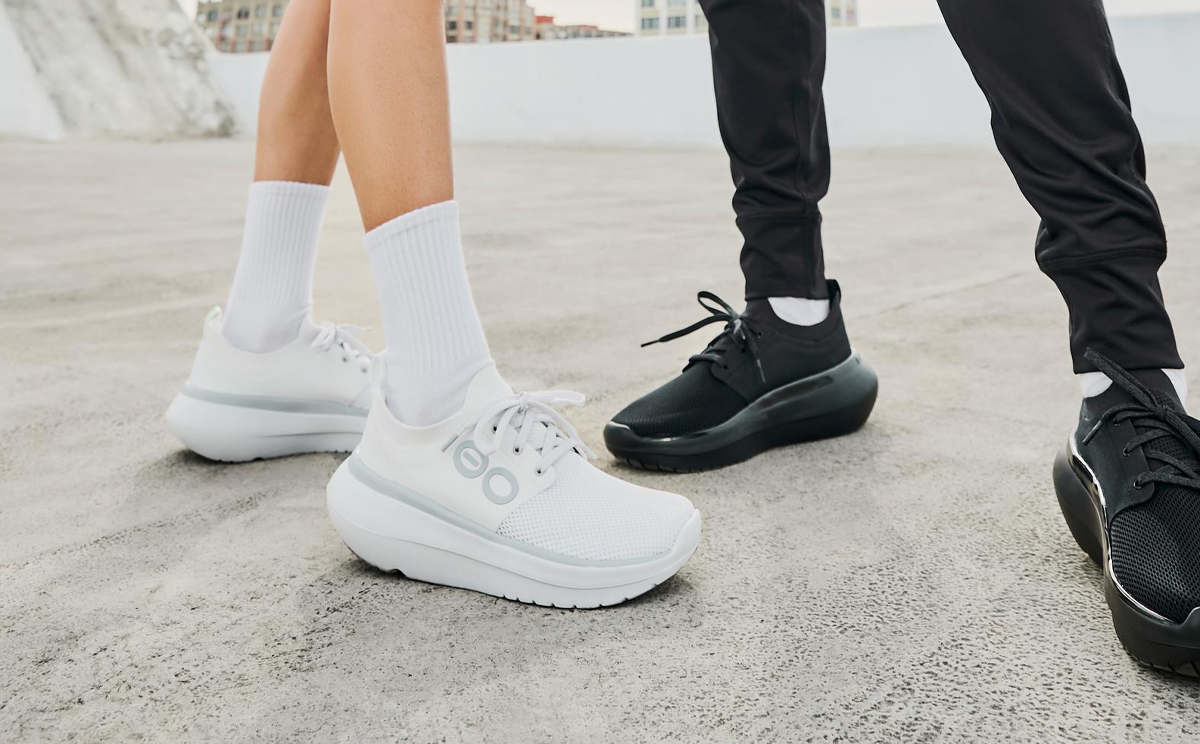 Oofos Women's Lace-Up Shoe White