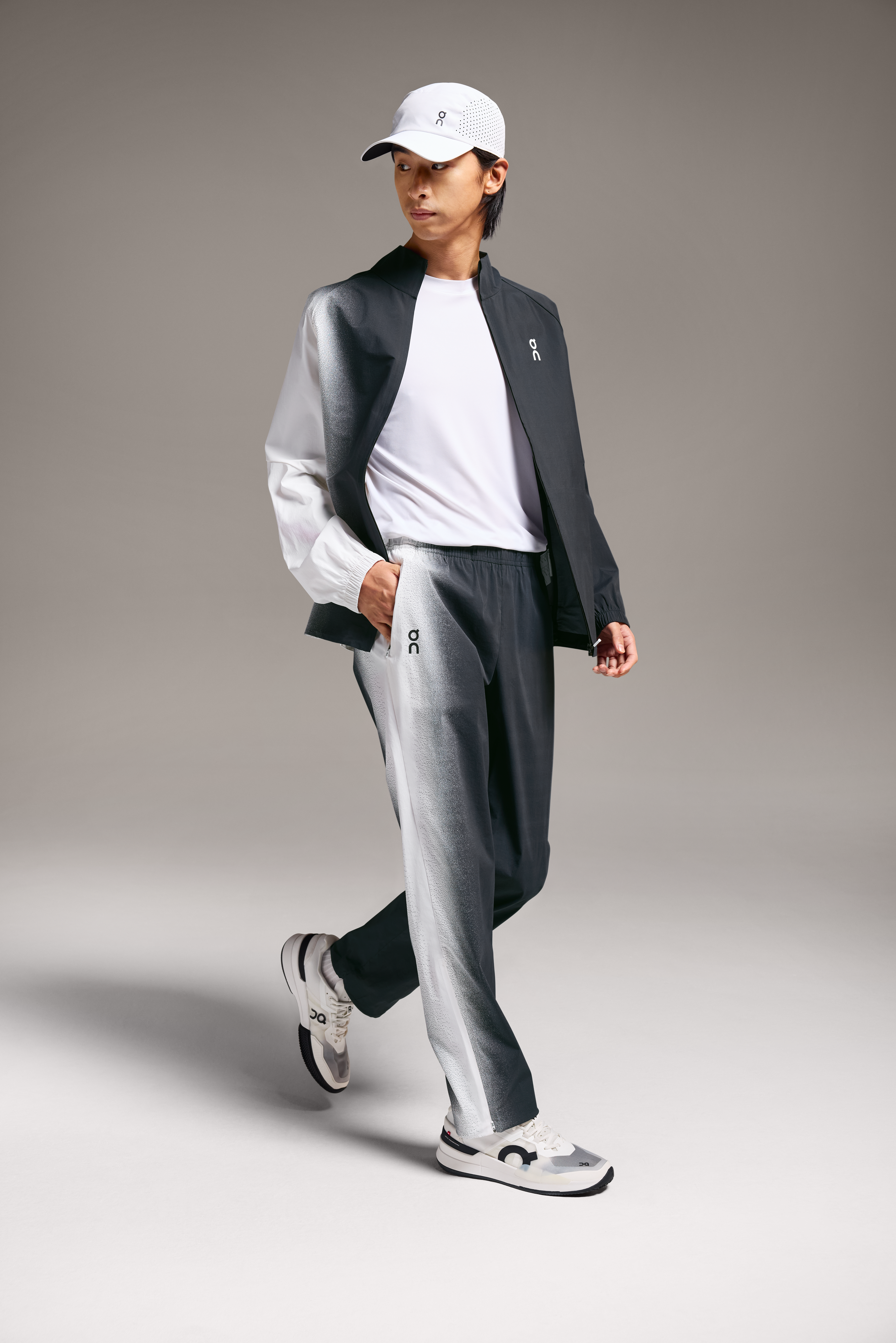 On Court Track Pants Black | White