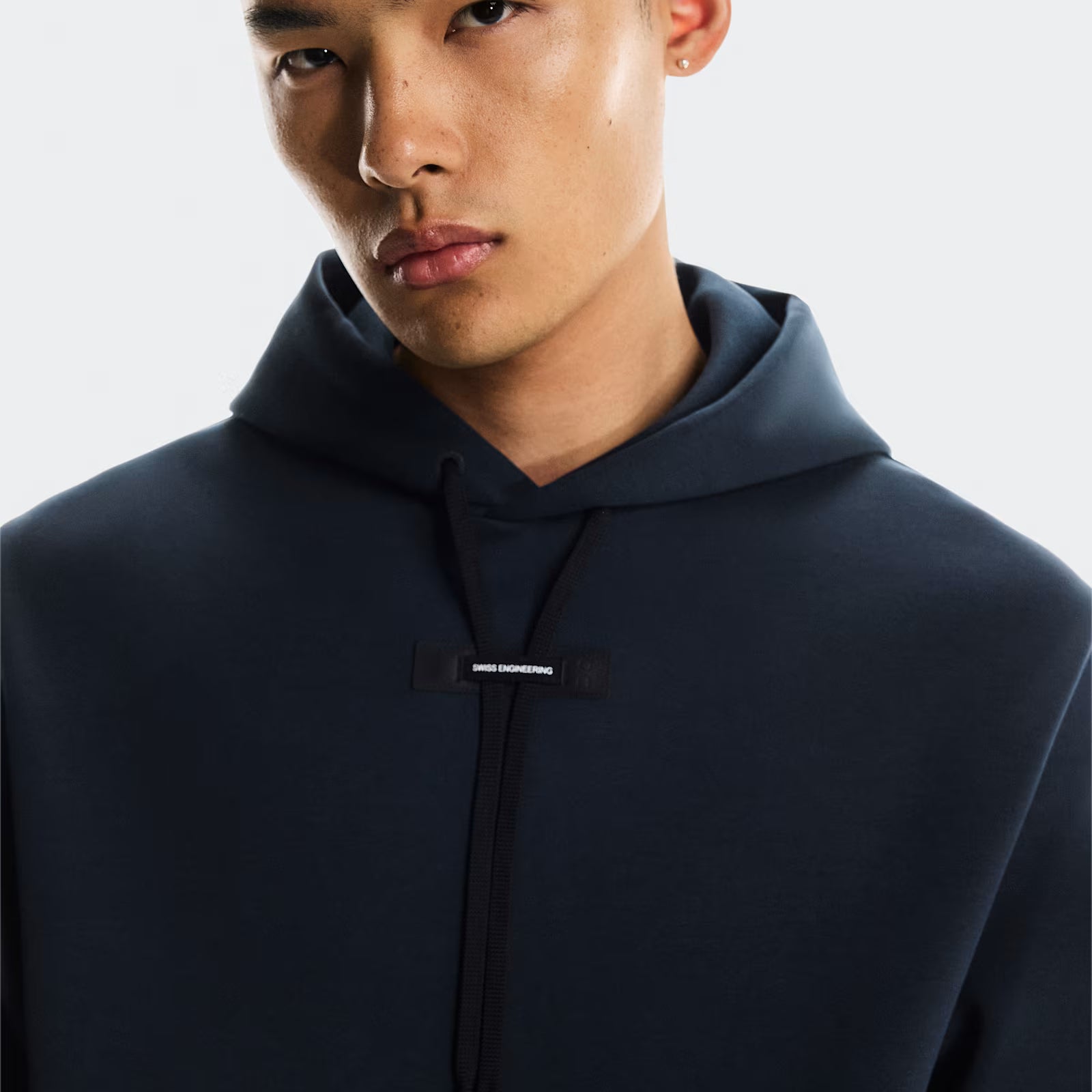On Focus Tech Hoodie Navy