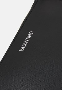 Valentino Marnier Clutch Nero