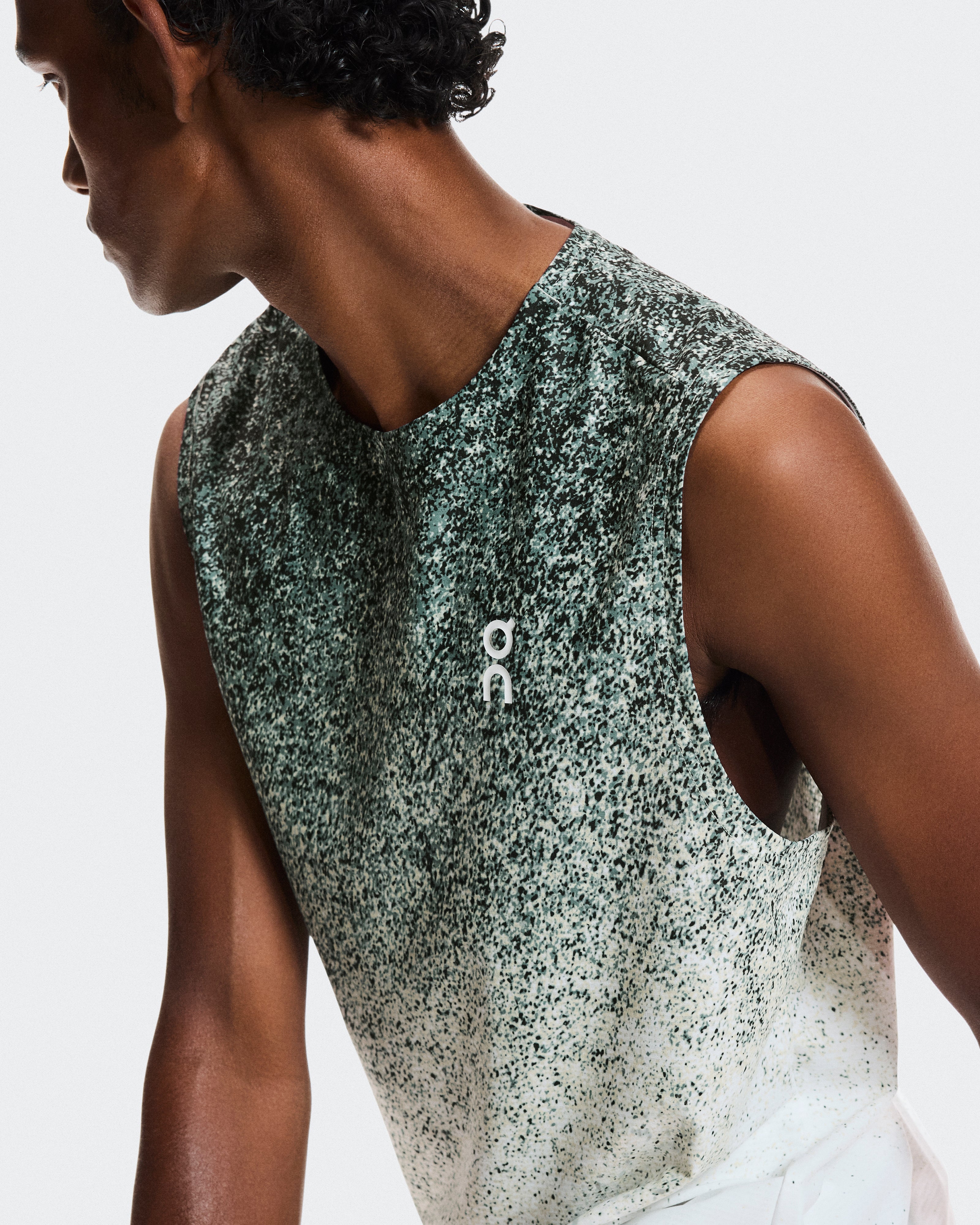 On Court Tank Fade Mineral | White