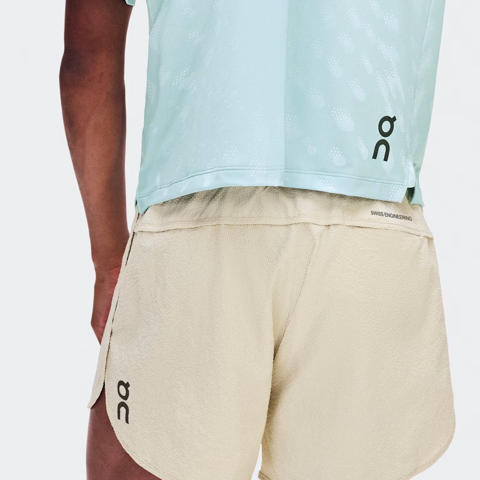 On Performance Volt Shorts Hare