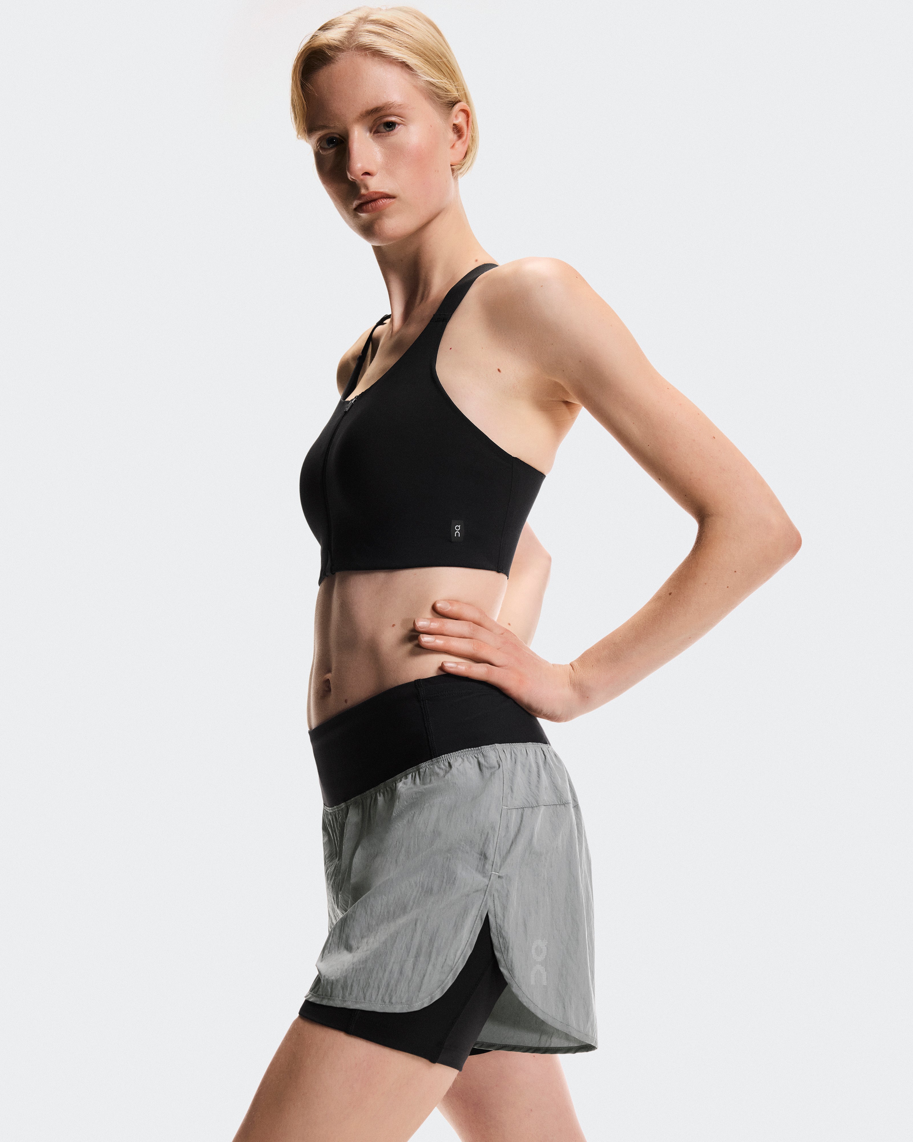 On Performance Volt Shorts Glacier (Women'S)