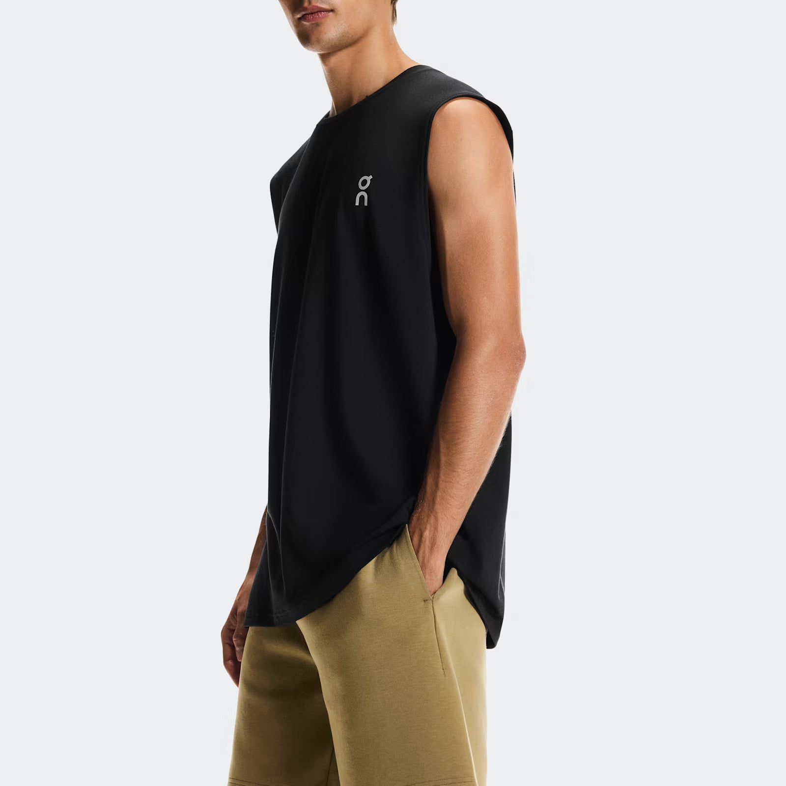 On Focus Tech Shorts Nutmeg