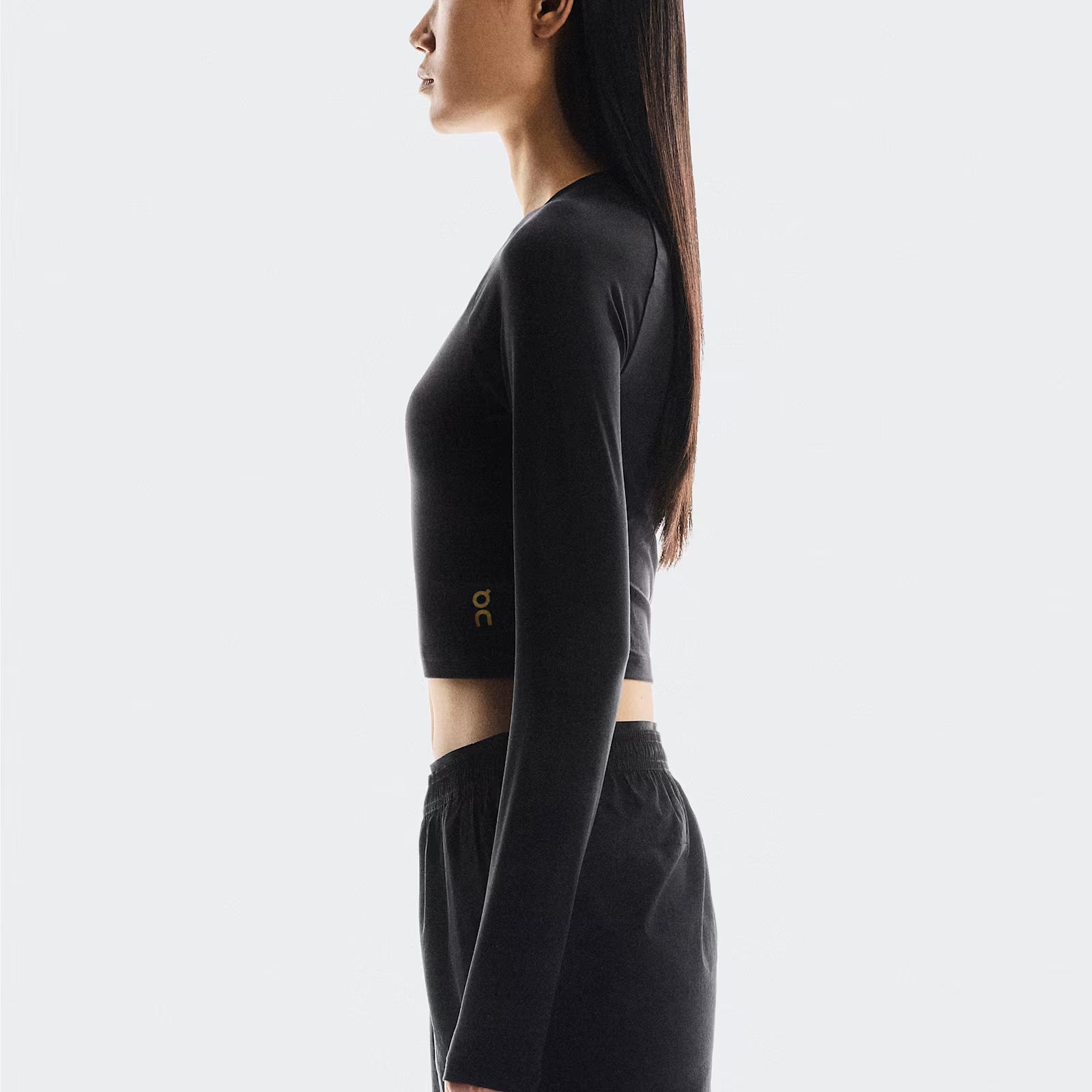 On Studio Long-T Crop Black (Women'S)