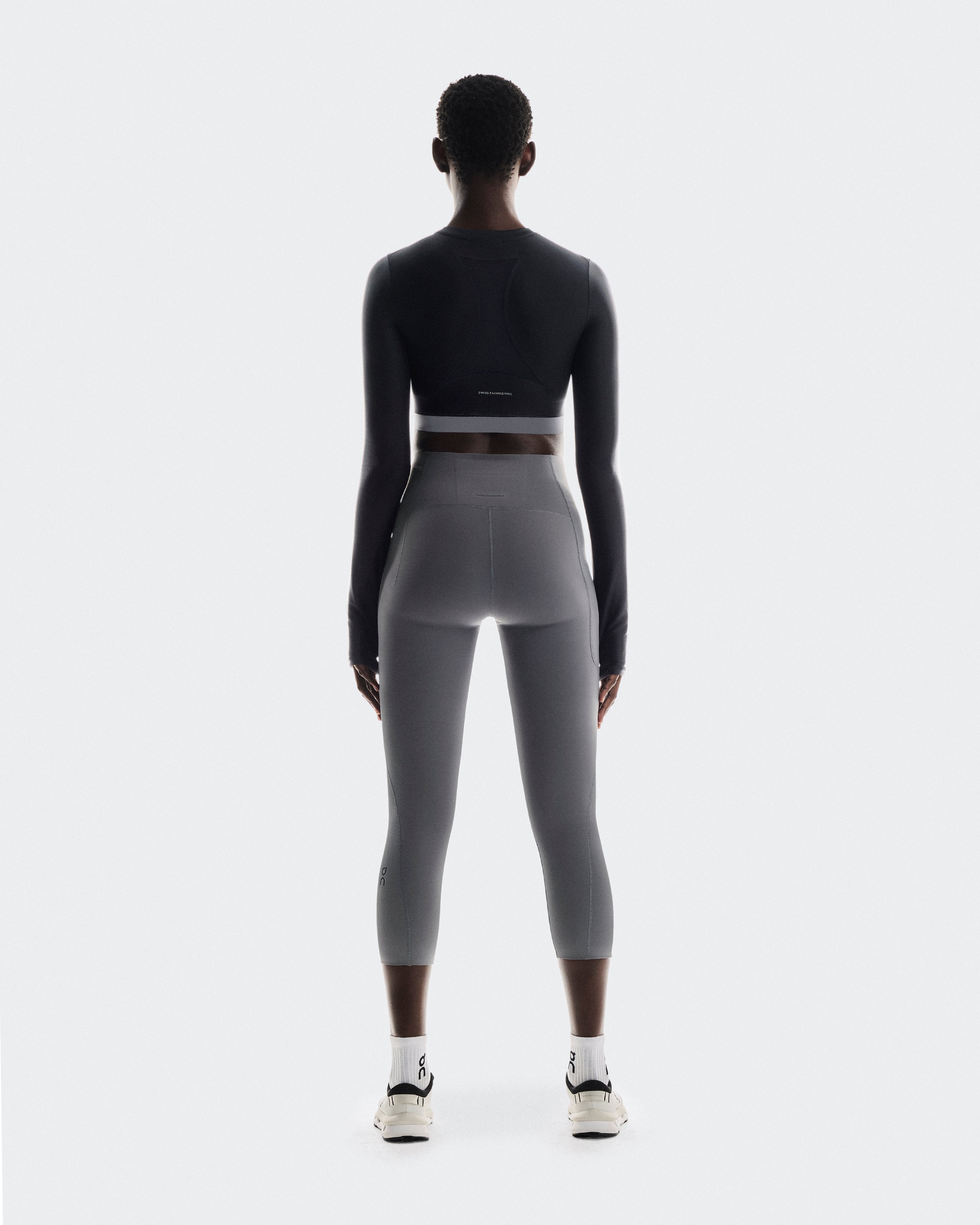 On Train Long Sleeve Crop Black (Women'S)