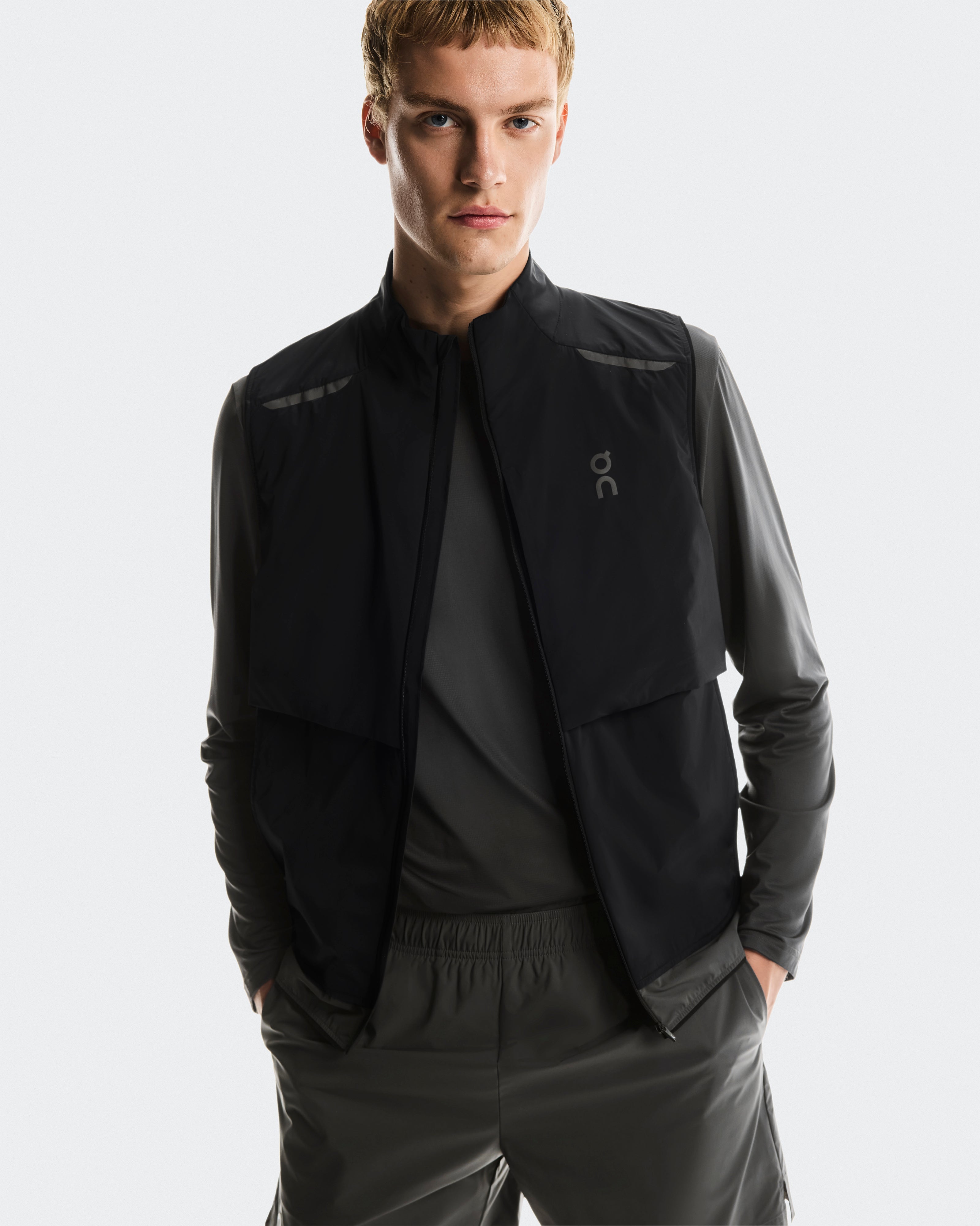 On Weather Vest Black | Eclipse