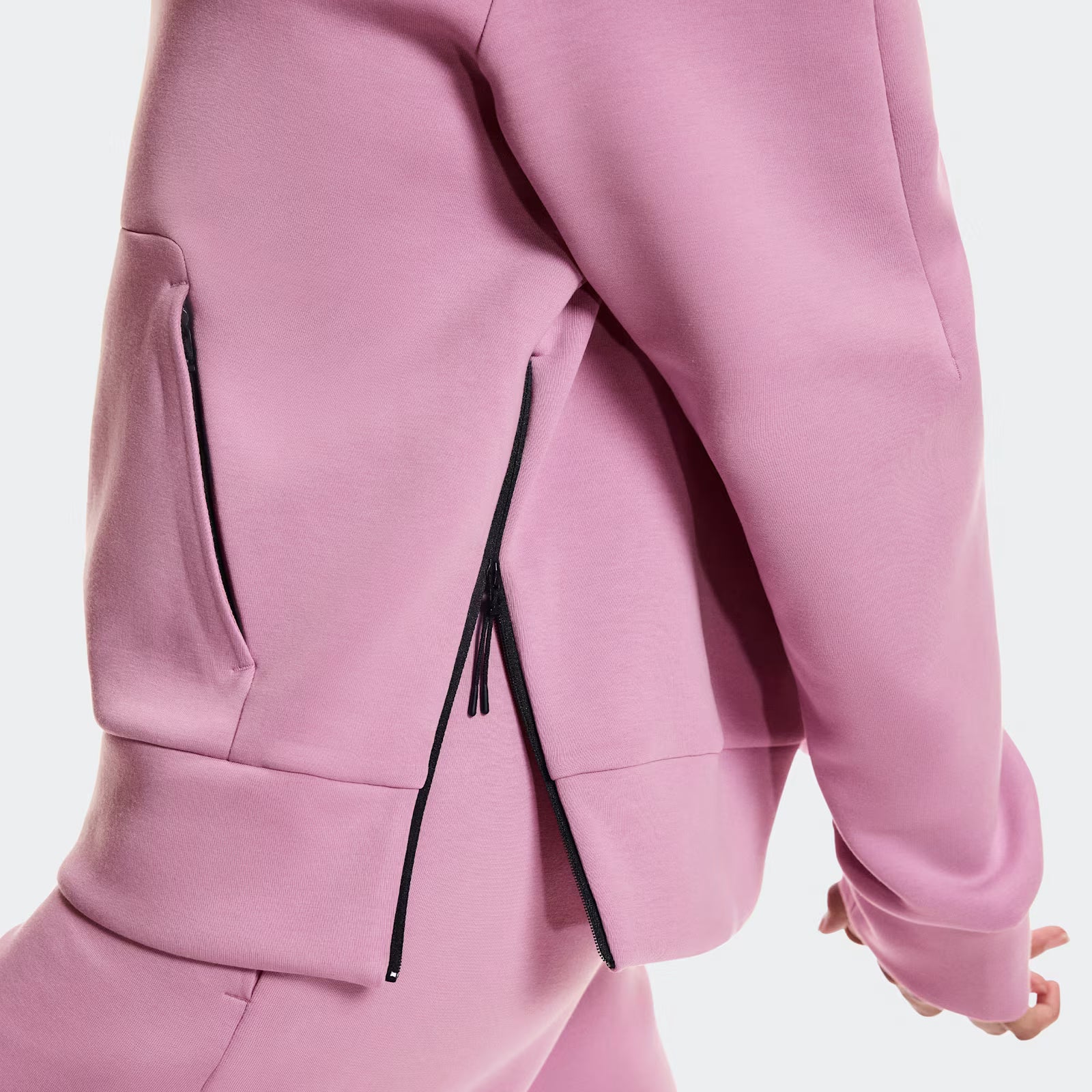 On Focus Tech Hoodie Sakura (Women'S)