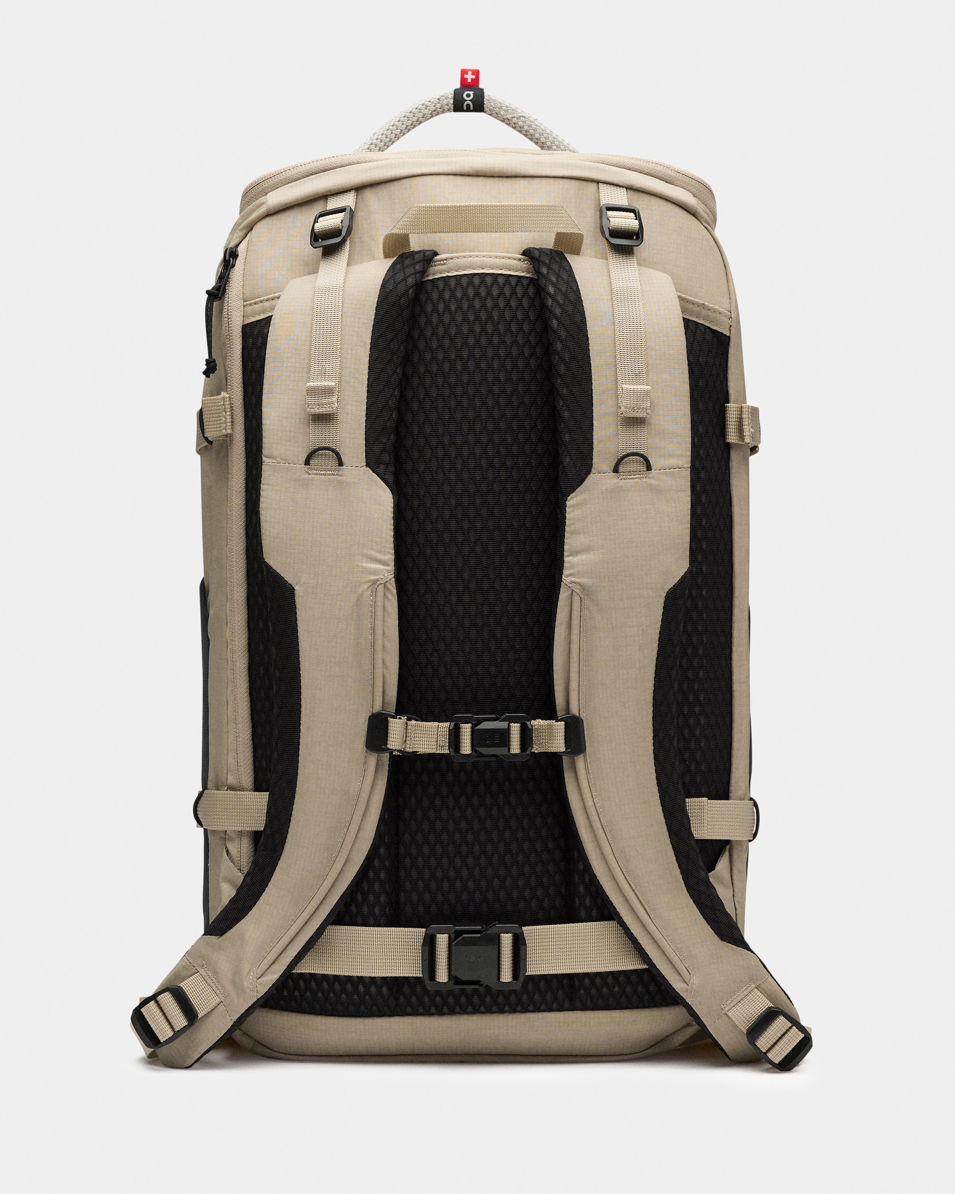 On Speed Pack 30L Sand | Black