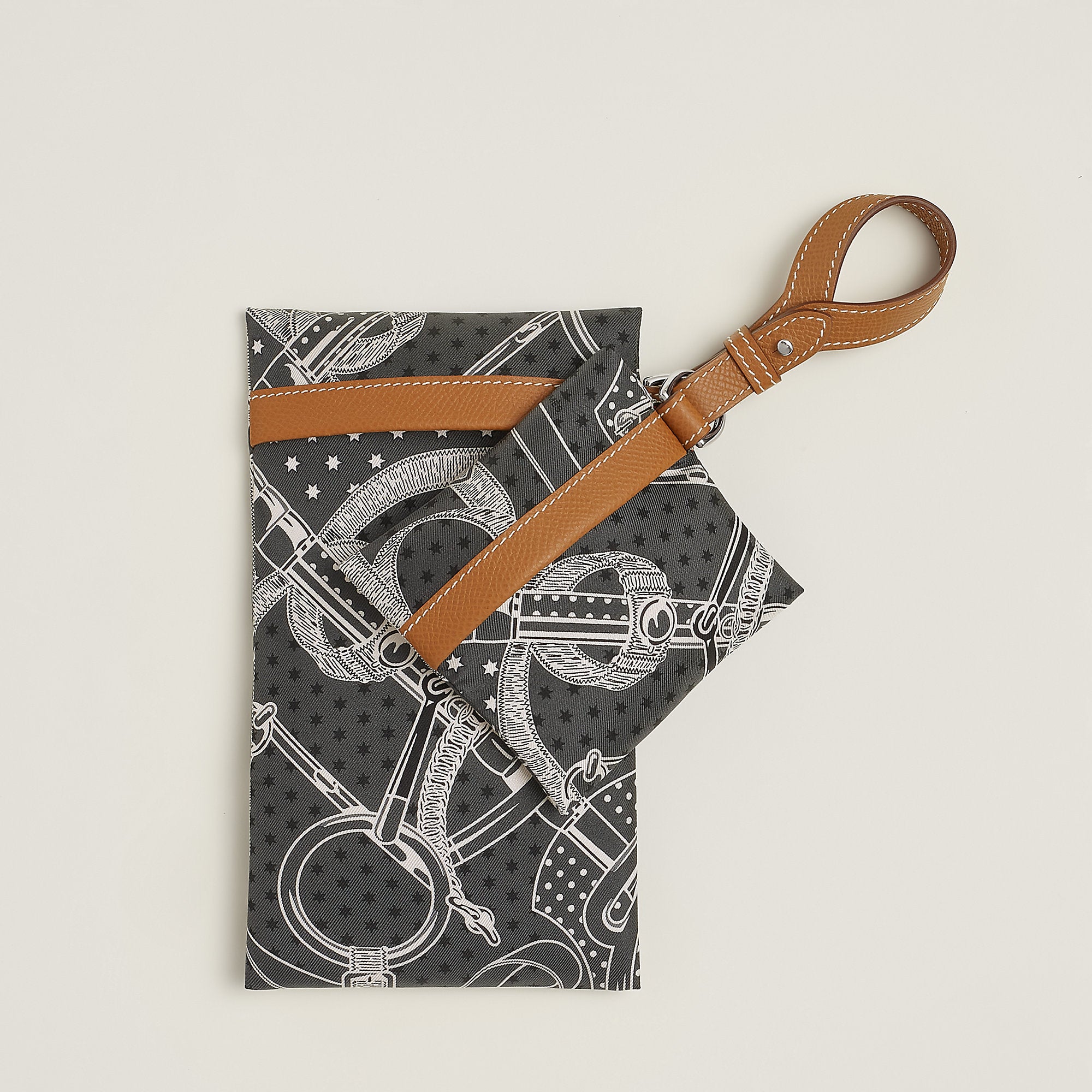Hermes Avecsoie Pocket Set Of Cases Gris Misty