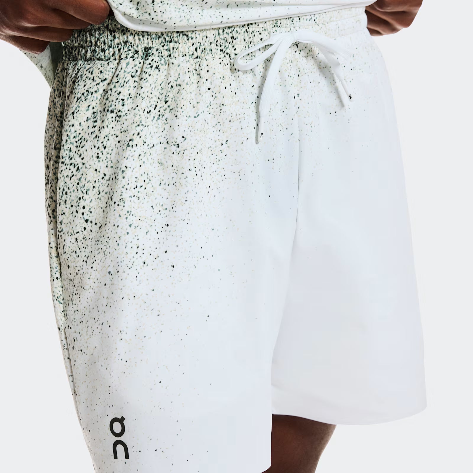 On 5" Court Shorts Fade Mineral | White