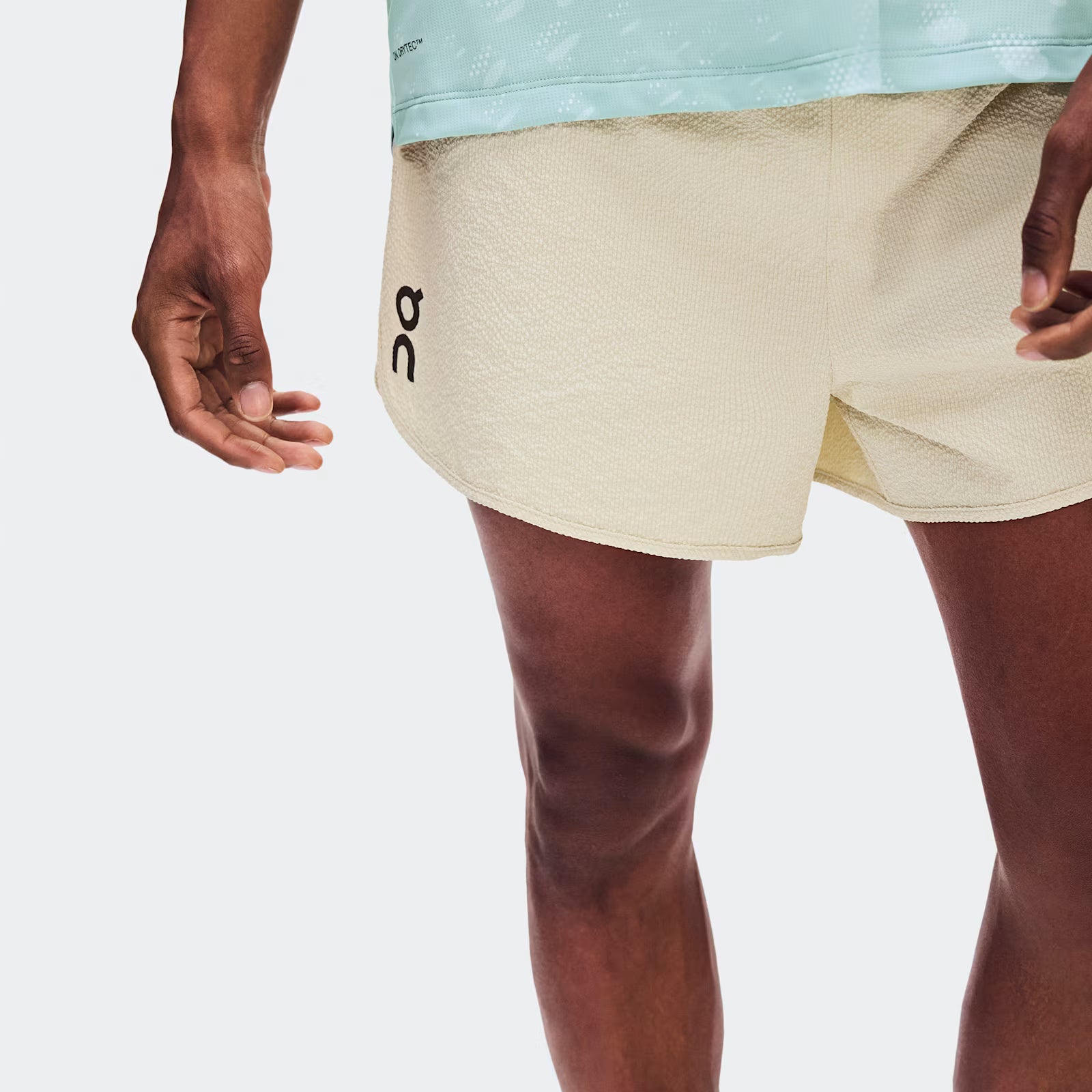 On Performance Volt Shorts Hare