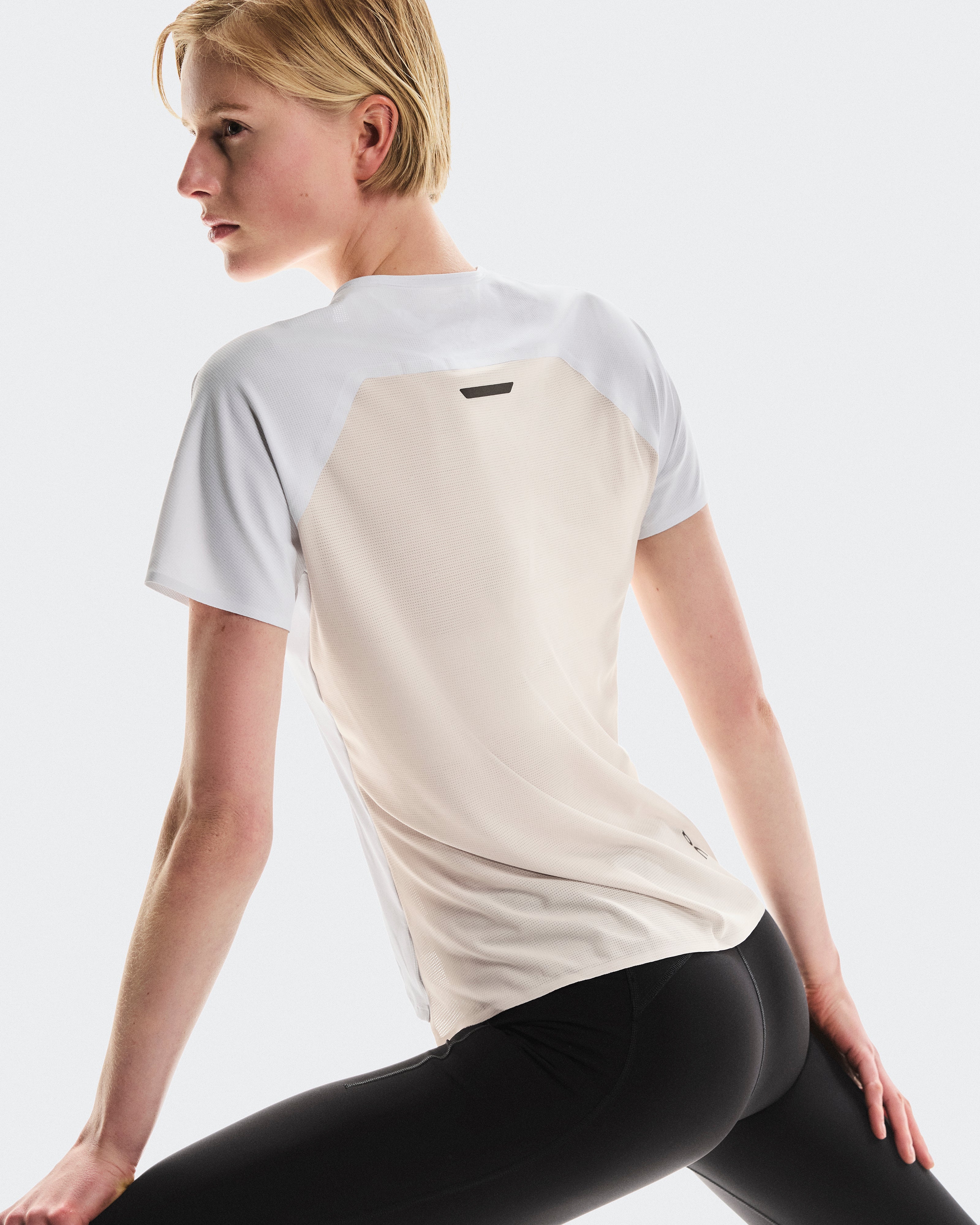 On Performance-T White | Silver (Women'S)