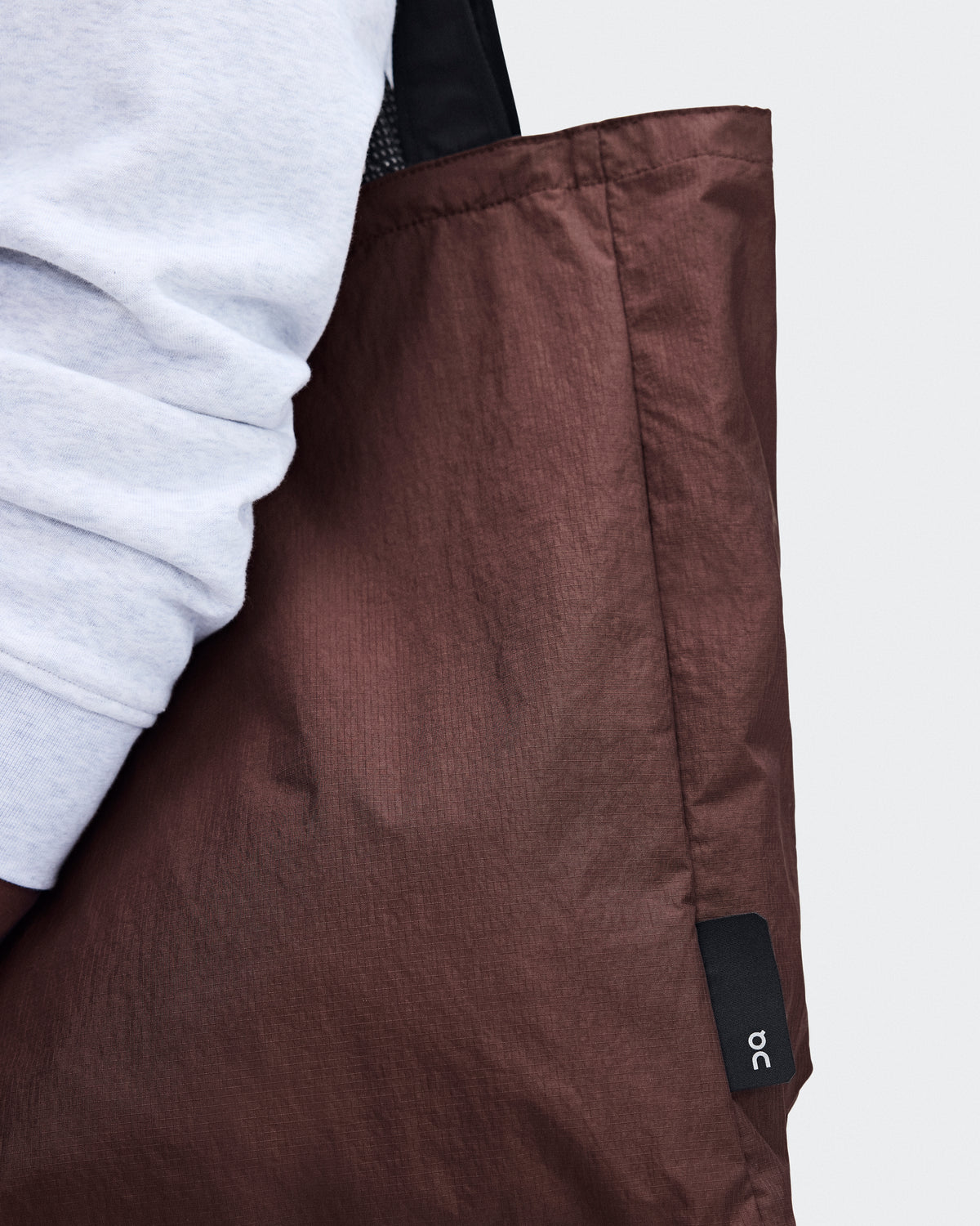 On Tote Pack 25L Cacao | Black