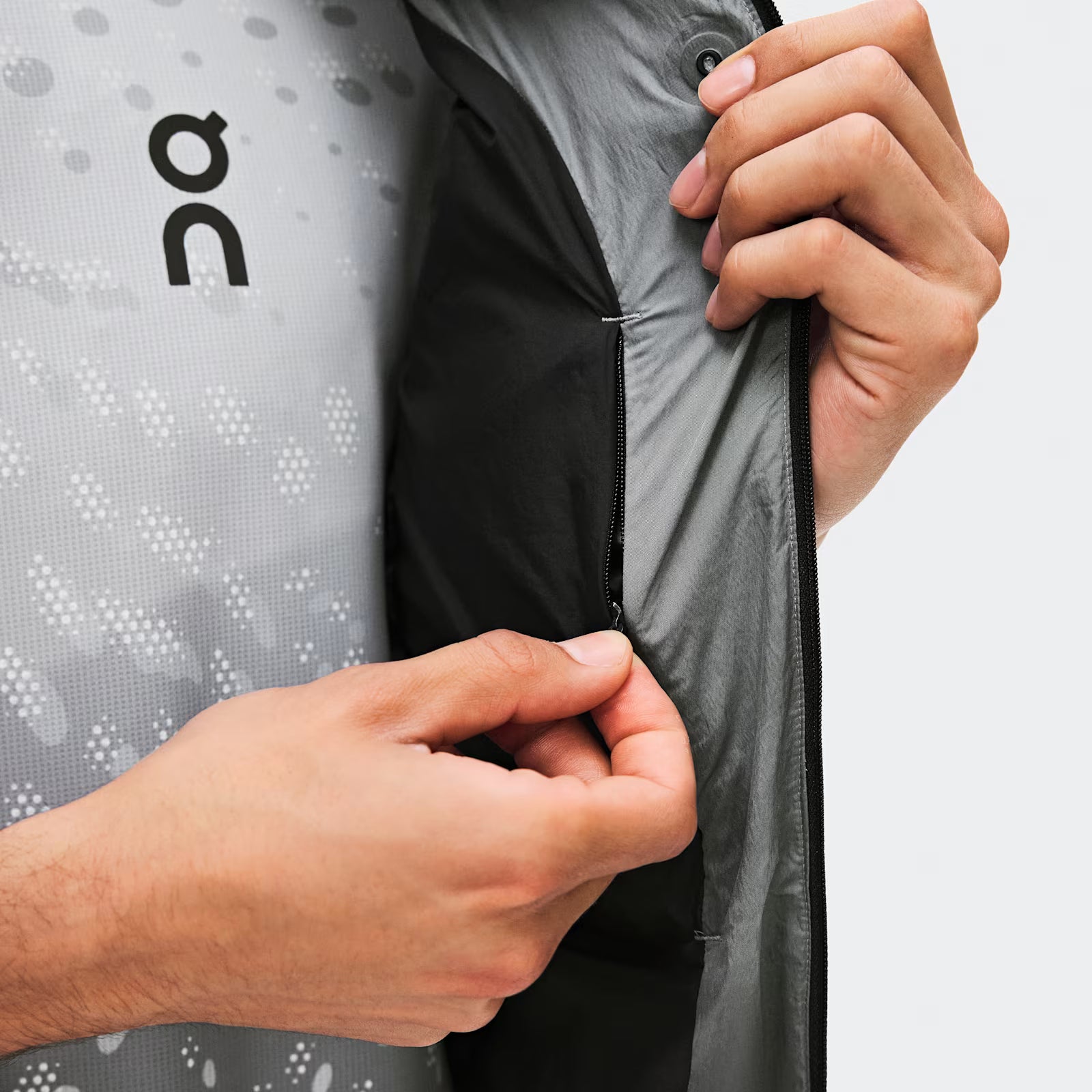 On Performance Volt Vest Glacier