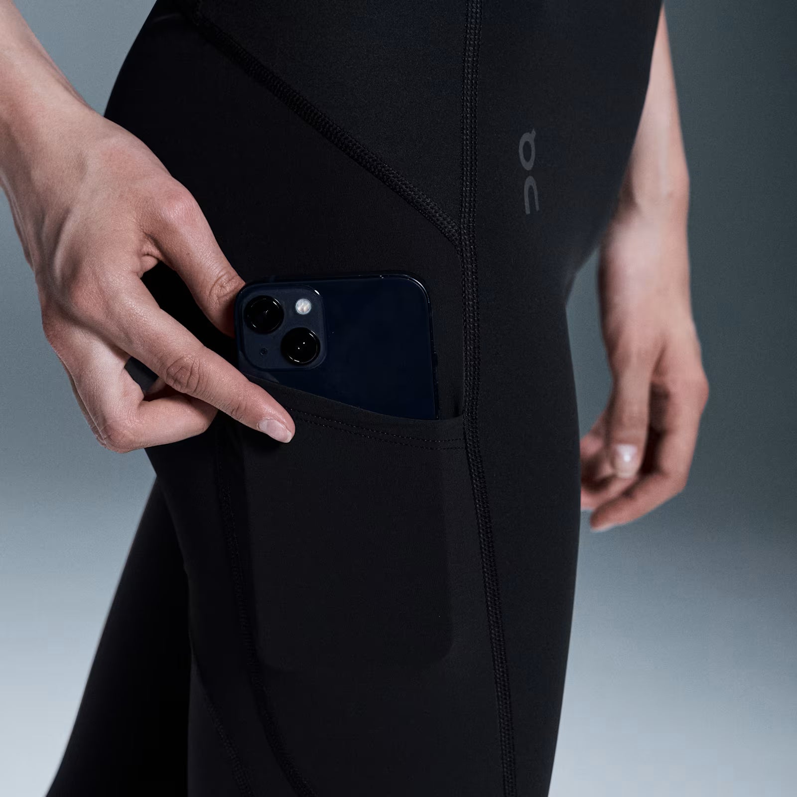 On Trek Tight Black | Mulberry (Women'S)