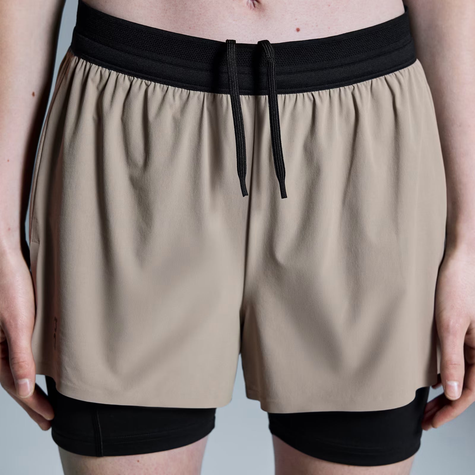 On 3" Performance 2/1 Shorts Cinder | Black (Women'S)