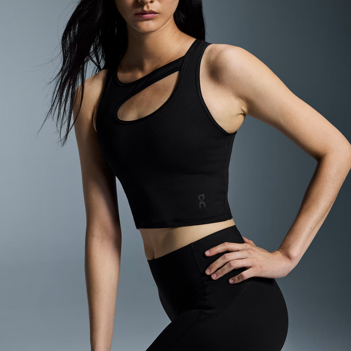 On Studio Cut-Out Crop Black (Women'S)
