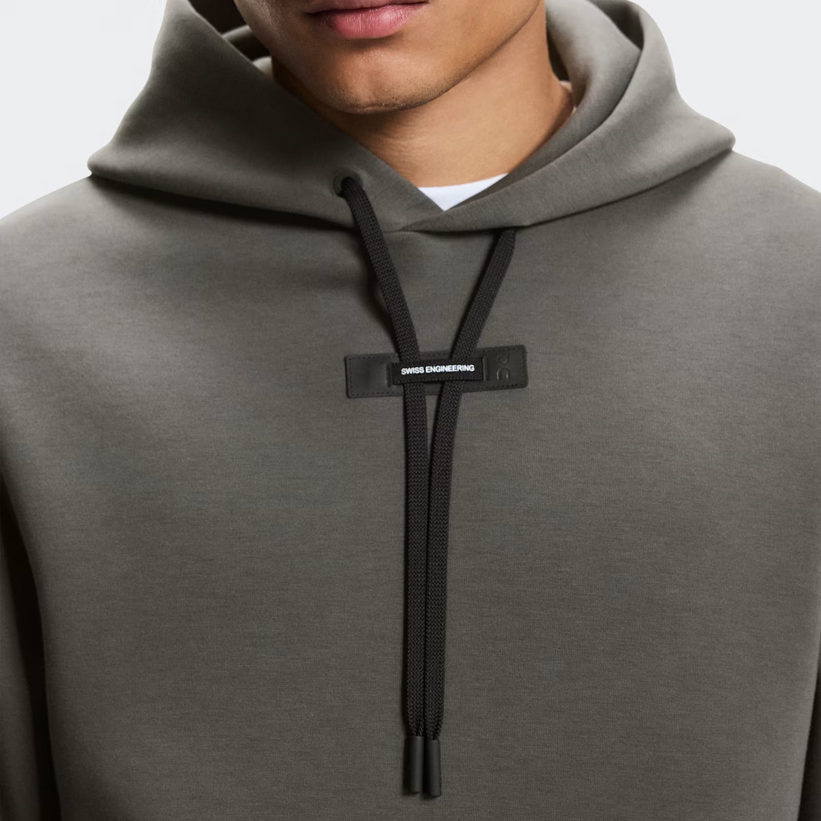 On Focus Tech Hoodie Shadow