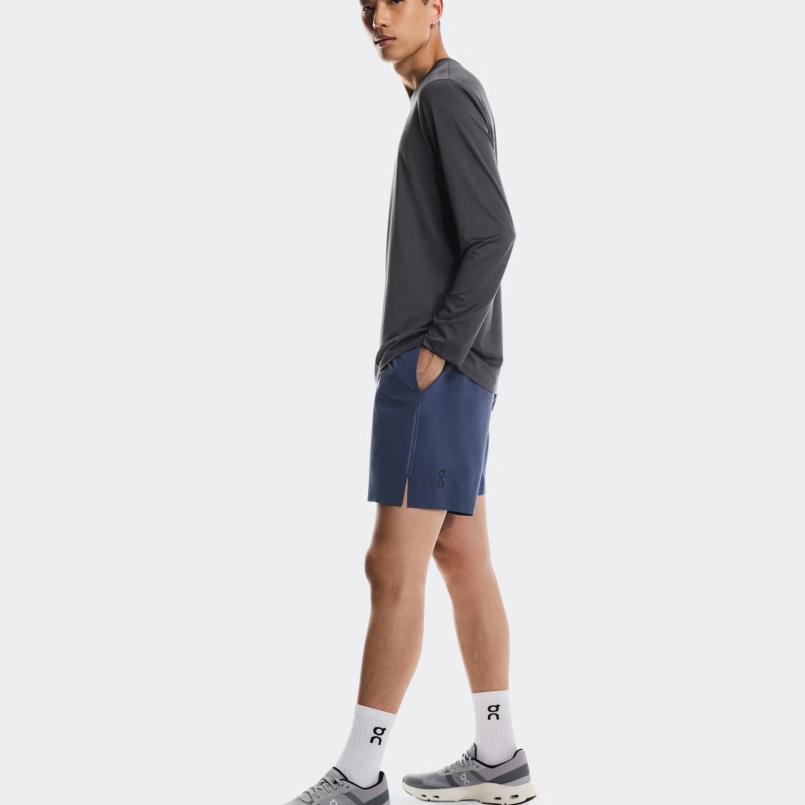 On Focus Shorts Acai