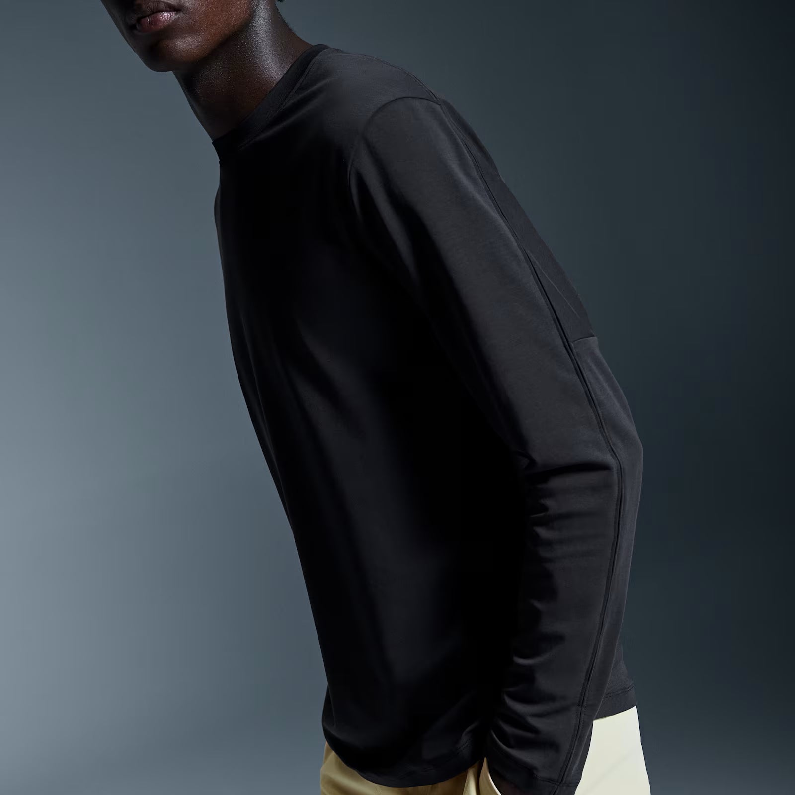 On Focus Long-T Black