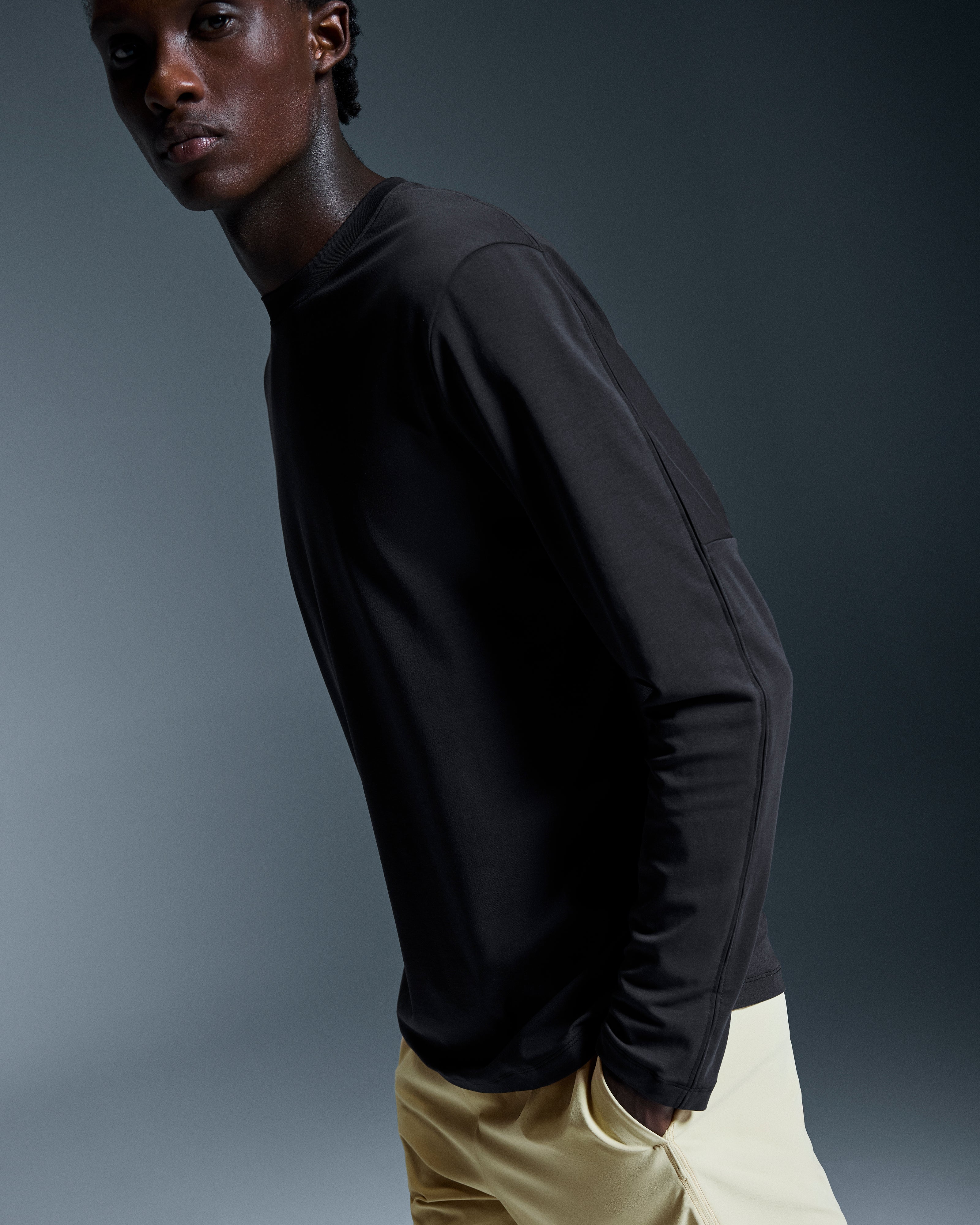 On Focus Long-T Black