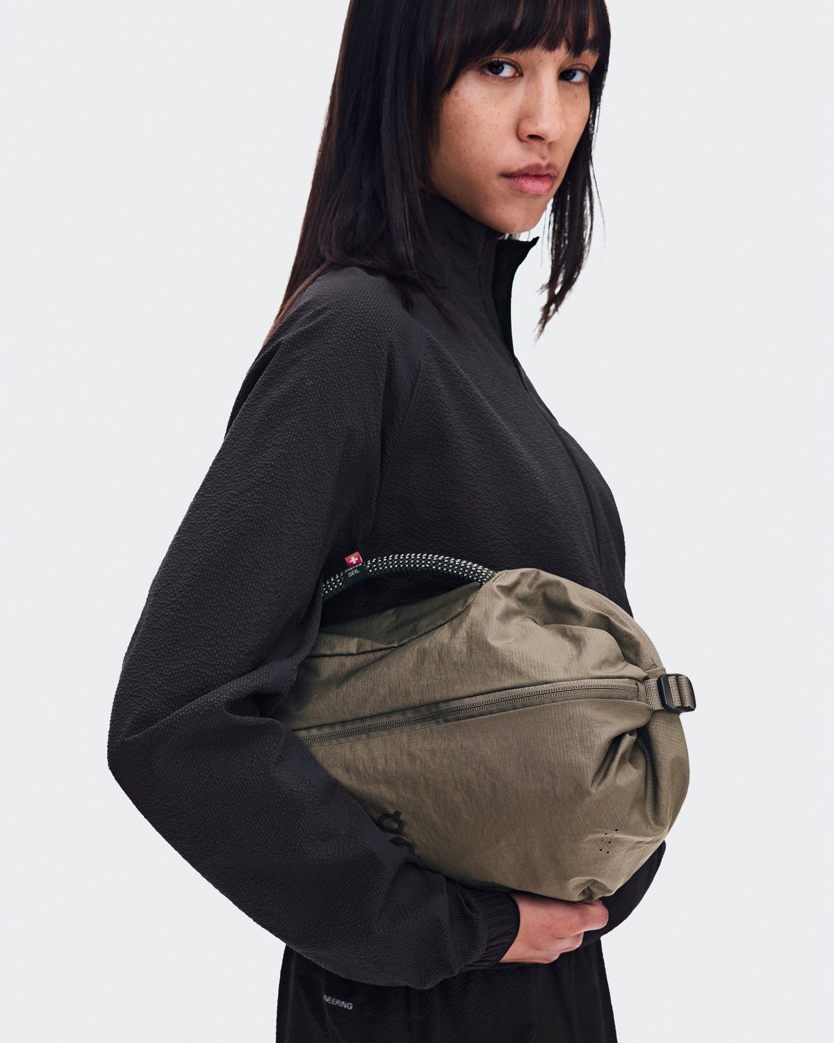 On Sling Pack 9L Olive | Black