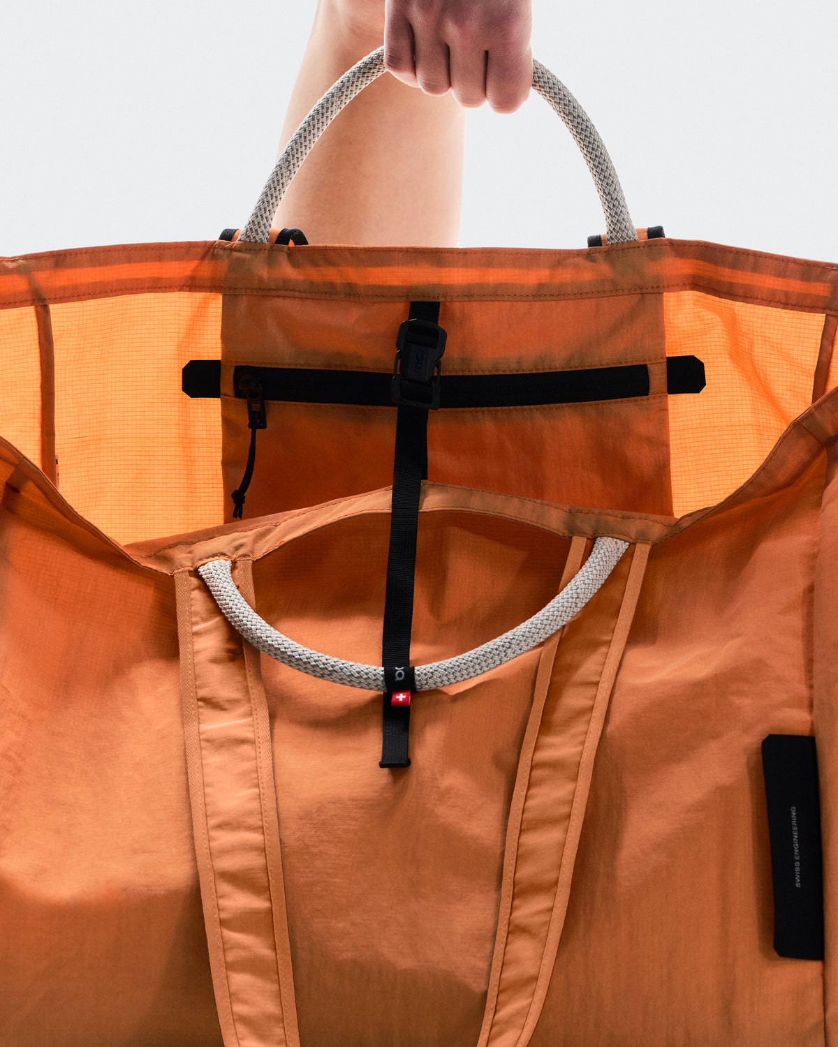 On Cargo Pack 60L Desert Glow