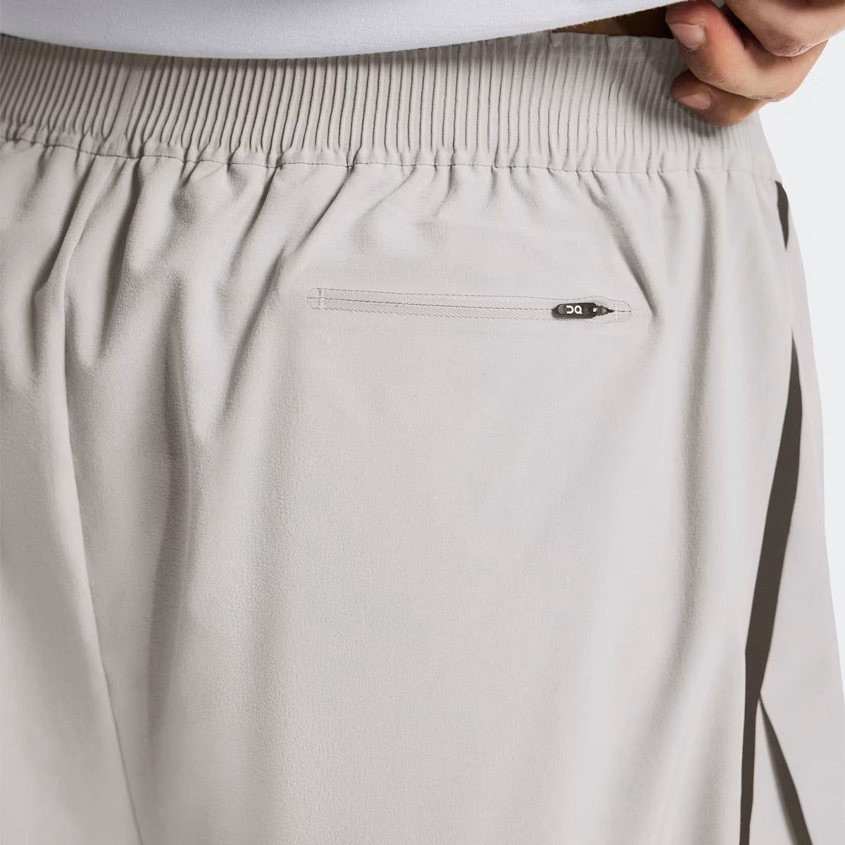 On Train Shorts Alloy