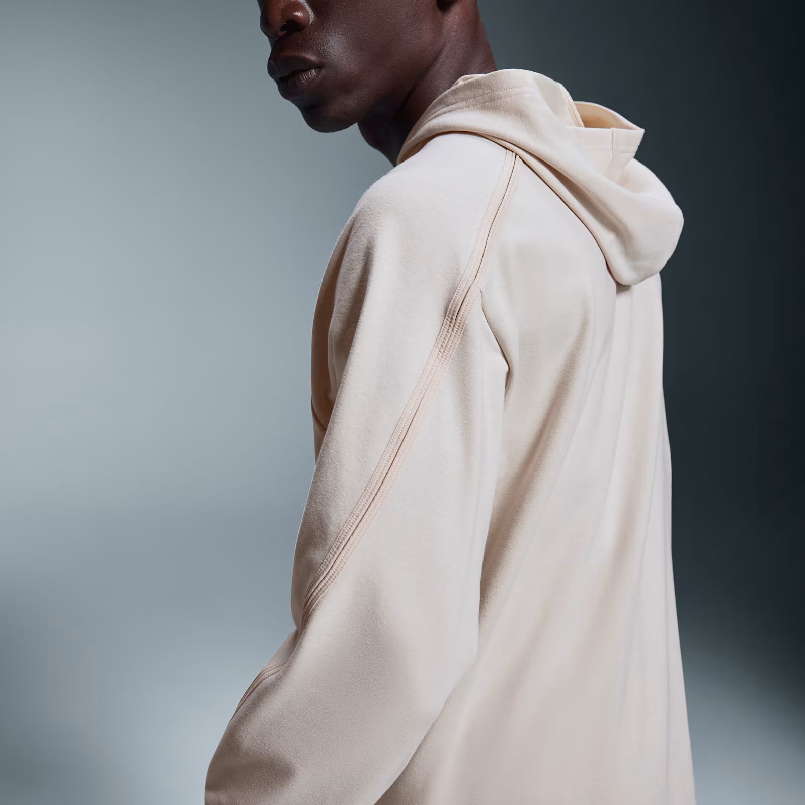 On Movement Hoodie Sand