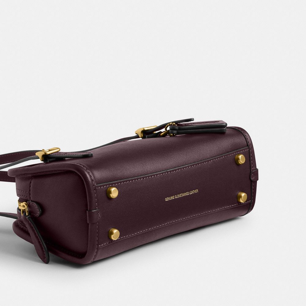Coach Swing Zip Bag 20 Brass Black Currant