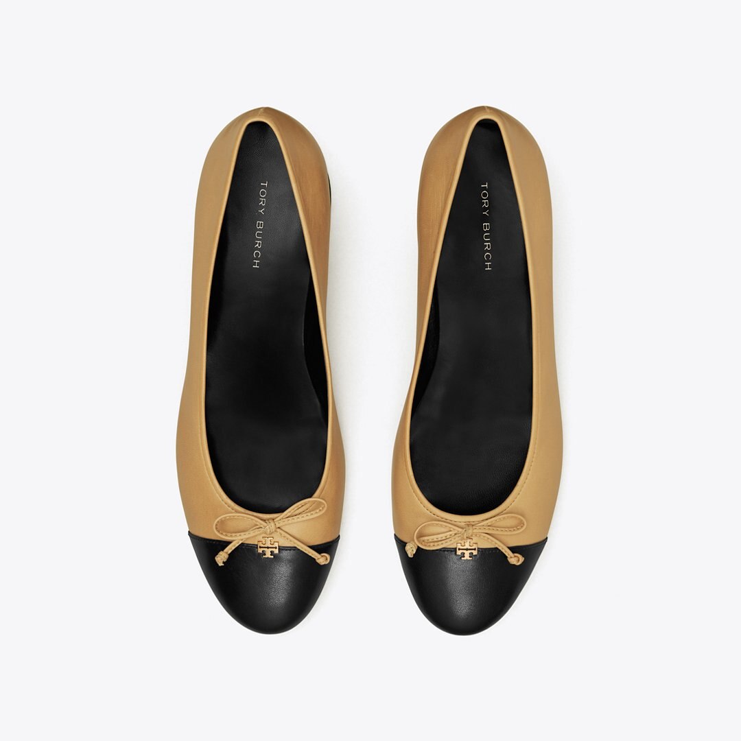 Tory Burch Cap-Toe Pump GINGER SHORTBREAD / PERFECT BLACK