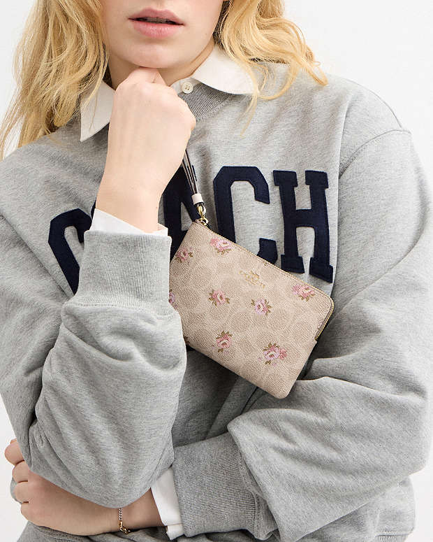 Corner Zip Wristlet In Signature Canvas With Floral Print Gold-Sand Multi Gold-Sand Multi