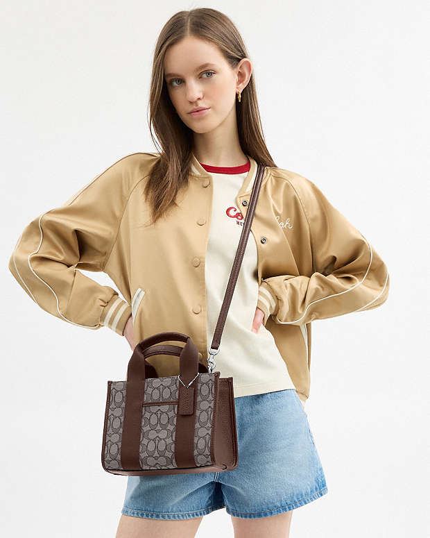 Smith Tote Bag 24 In Signature Jacquard Signature Jacquard-Silver-Oak-Maple Signature Jacquard-Silver-Oak-Maple