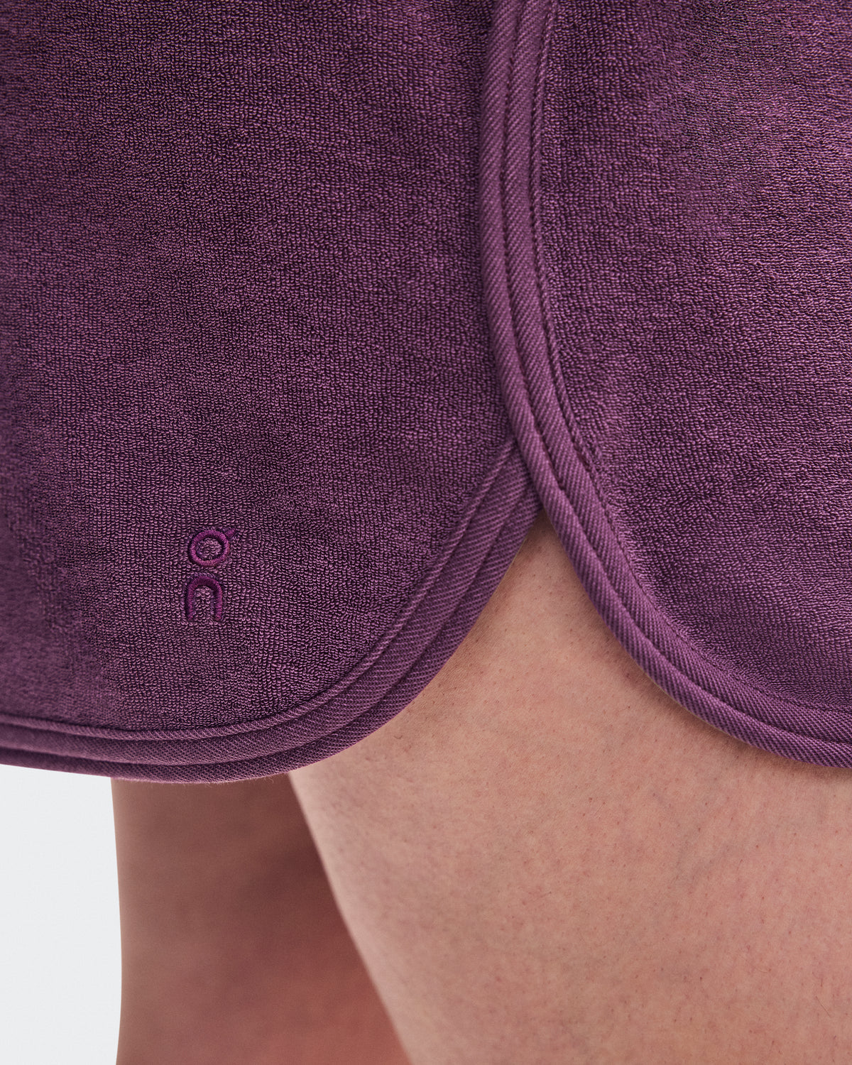 On Courtside Shorts Terry Cassis (Women'S)