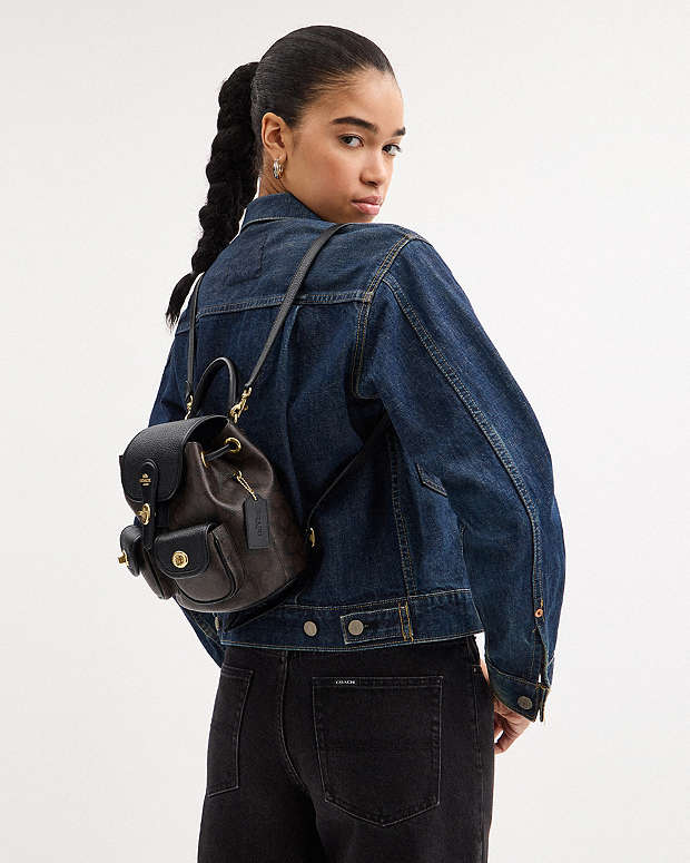 Hadley Backpack In Signature Canvas Signature Canvas-Gold-Walnut-Black Signature Canvas-Gold-Walnut-Black