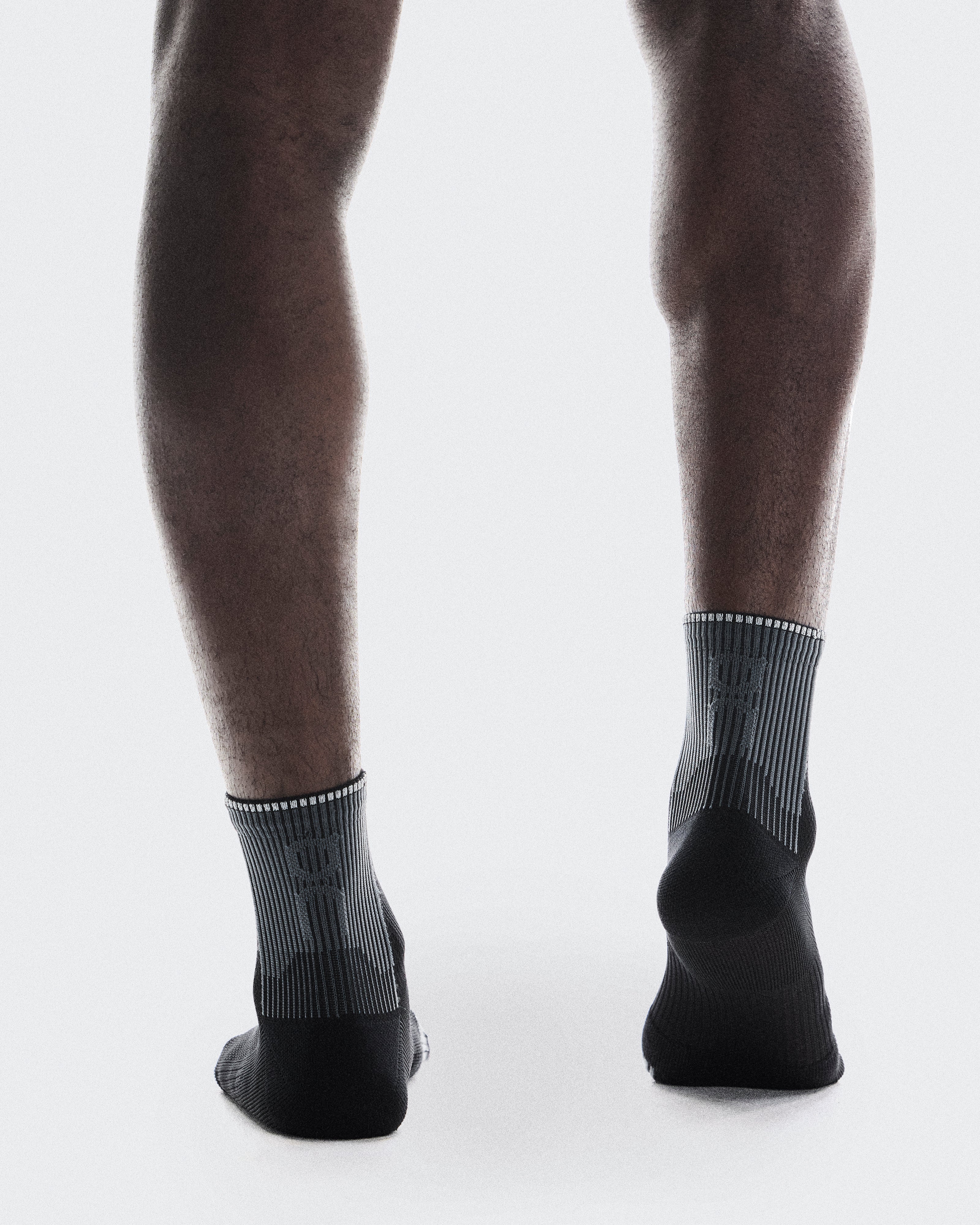On Performance Run Sock Mid Black | Eclipse