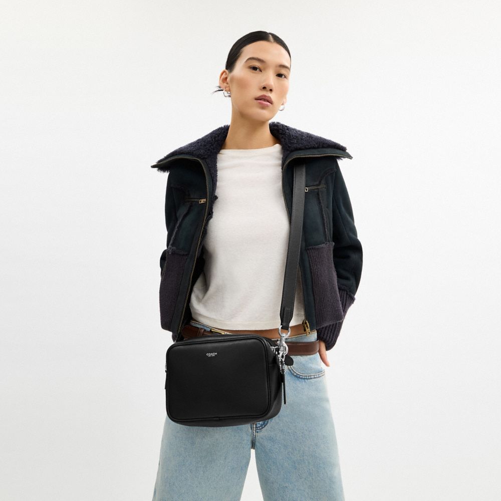 Coach Radio Camera Bag Black, hardware detail