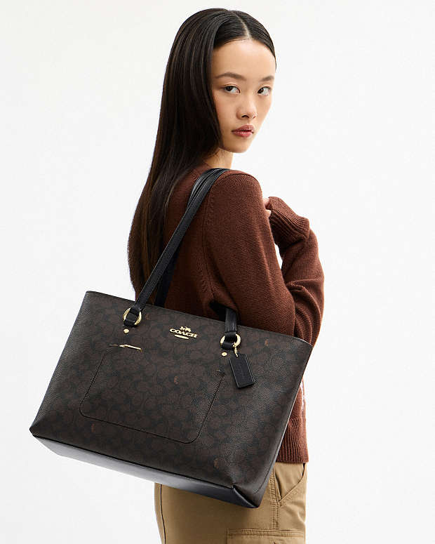 Station Tote Bag In Signature Canvas Signature Canvas-Gold-Walnut-Black Signature Canvas-Gold-Walnut-Black