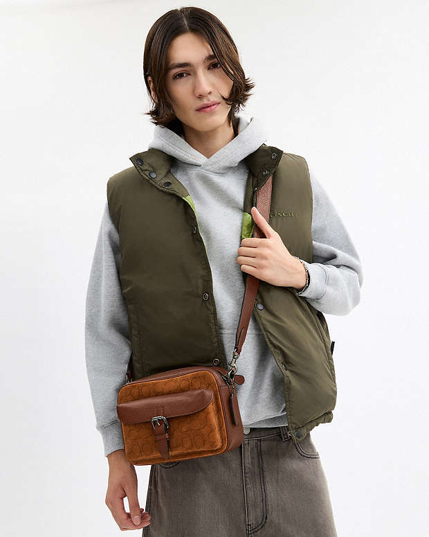 Warner Crossbody Bag In Signature Suede Suede-Qb-Caramel Sable Suede-Qb-Caramel Sable