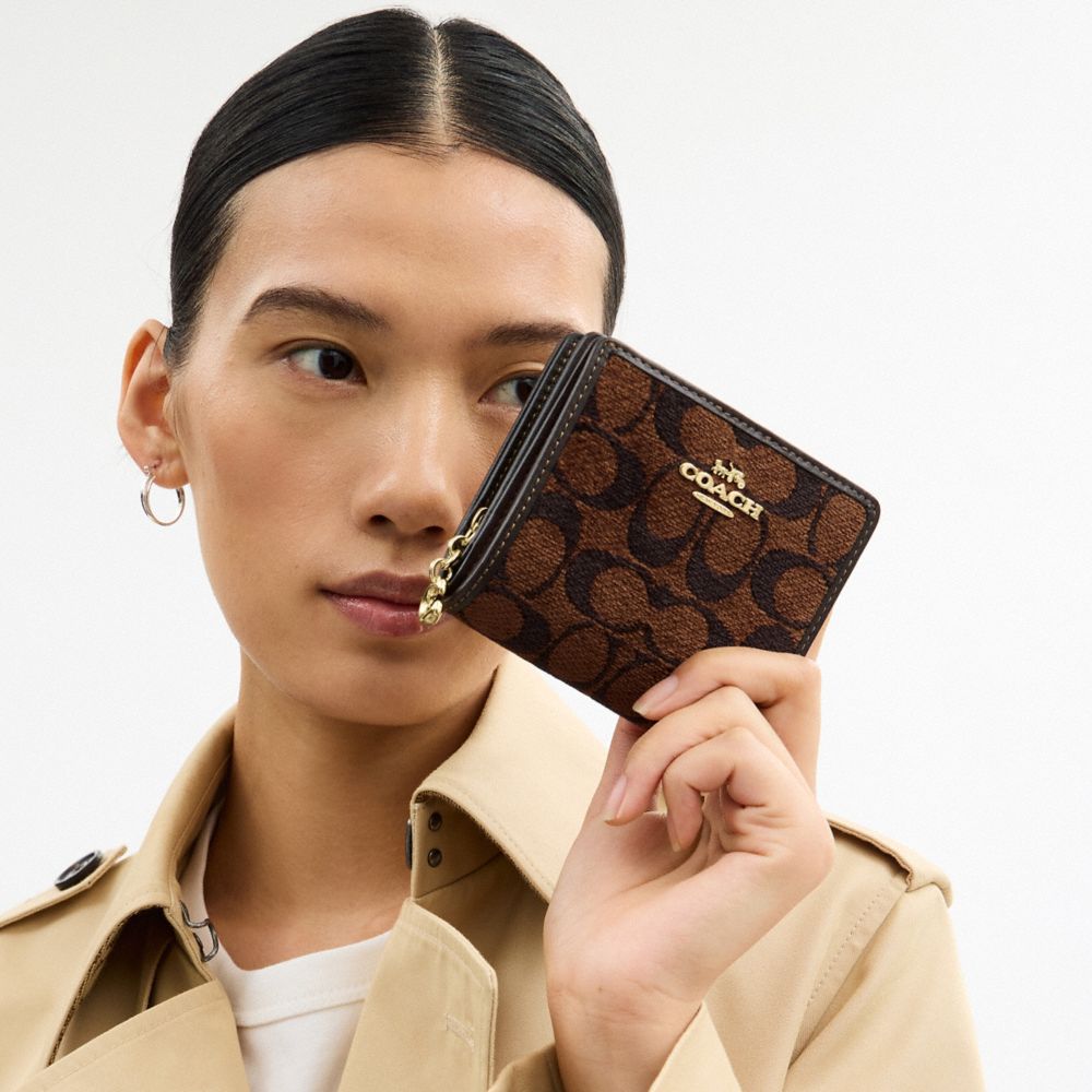 Coach Snap Wallet In Signature Chenille Gold/Truffle