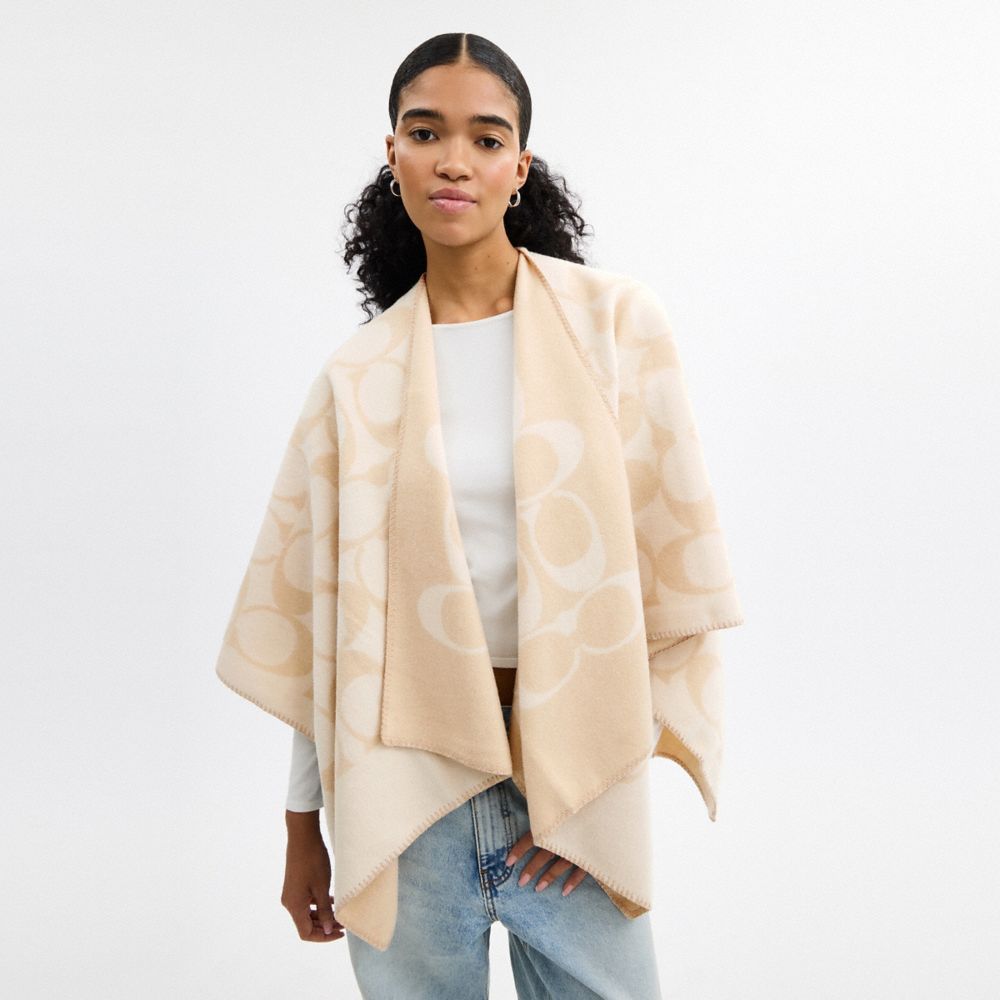 Coach Maxi Signature Cape Chalk