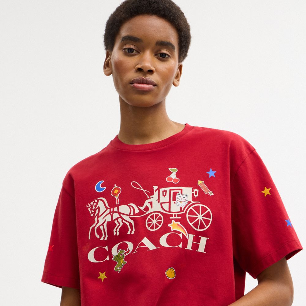 Coach Horse And Carriage Sticker T Shirt In Organic Cotton Red