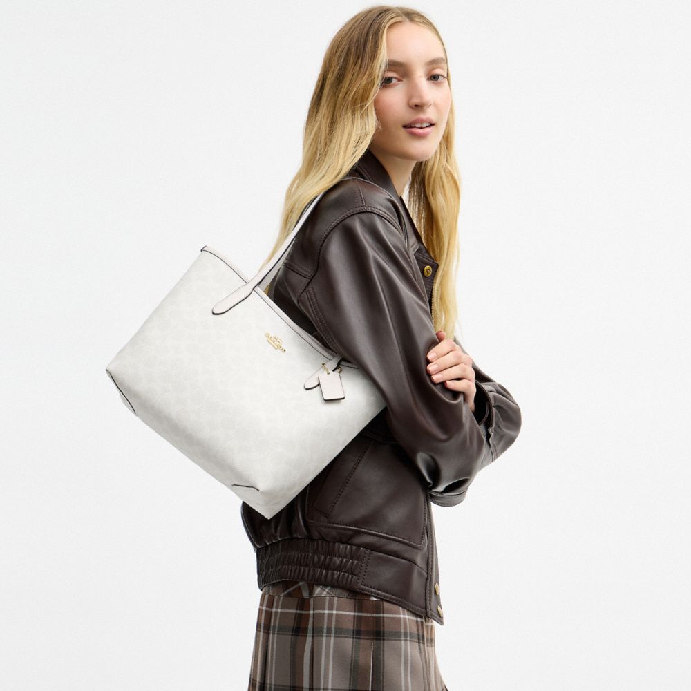 Coach Medium City Tote Bag In Signature Canvas Gold/White/Chalk