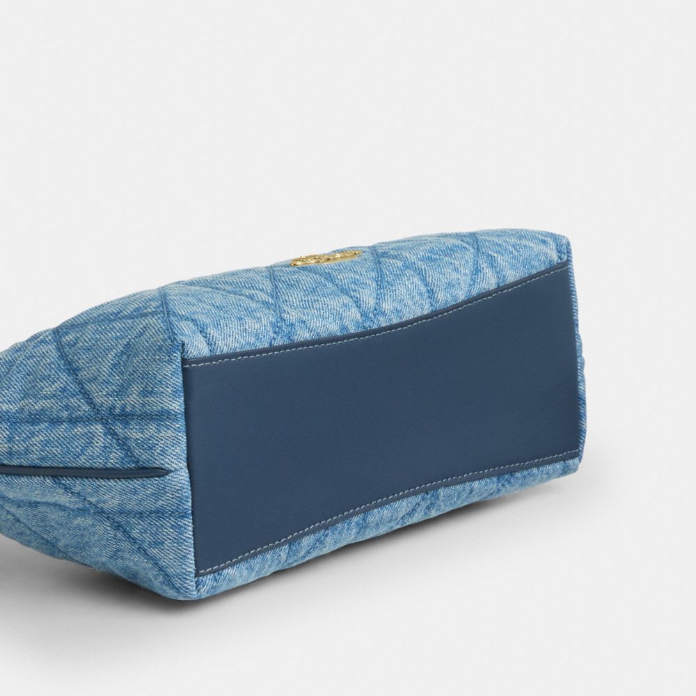 Coach Caitlin Shoulder Bag With Quilting Gold Indigo