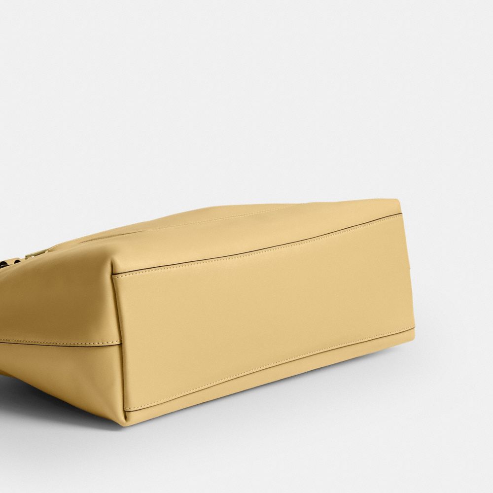 Coach Station Tote Bag Gold Vanilla
