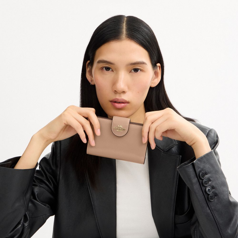 Coach Medium Corner Zip Wallet Gold Taupe